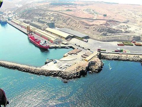 Principales puertos marítimos y fluviales de Peru, puerto de Matarani