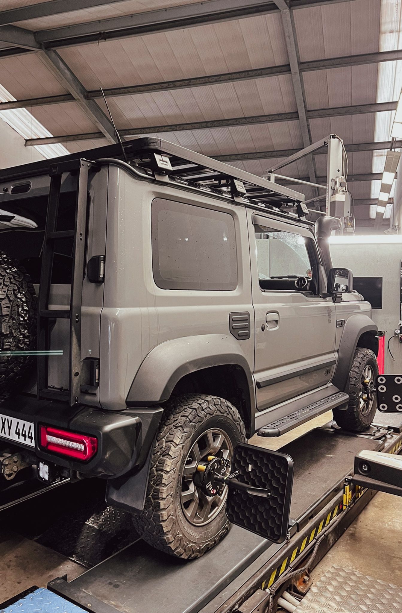 Spureinstellung eines Suzuki Jimney