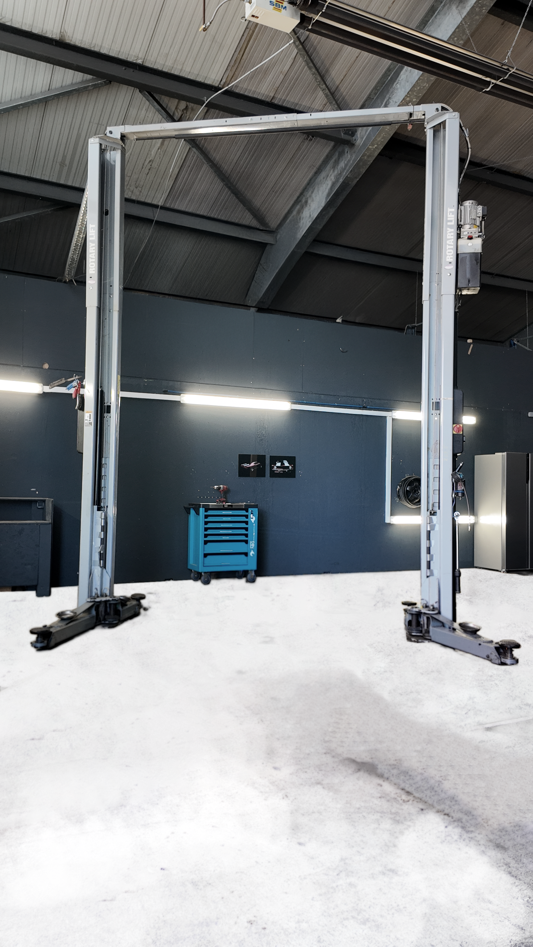 Werkstatt mit Hebebühne längerfristig mieten