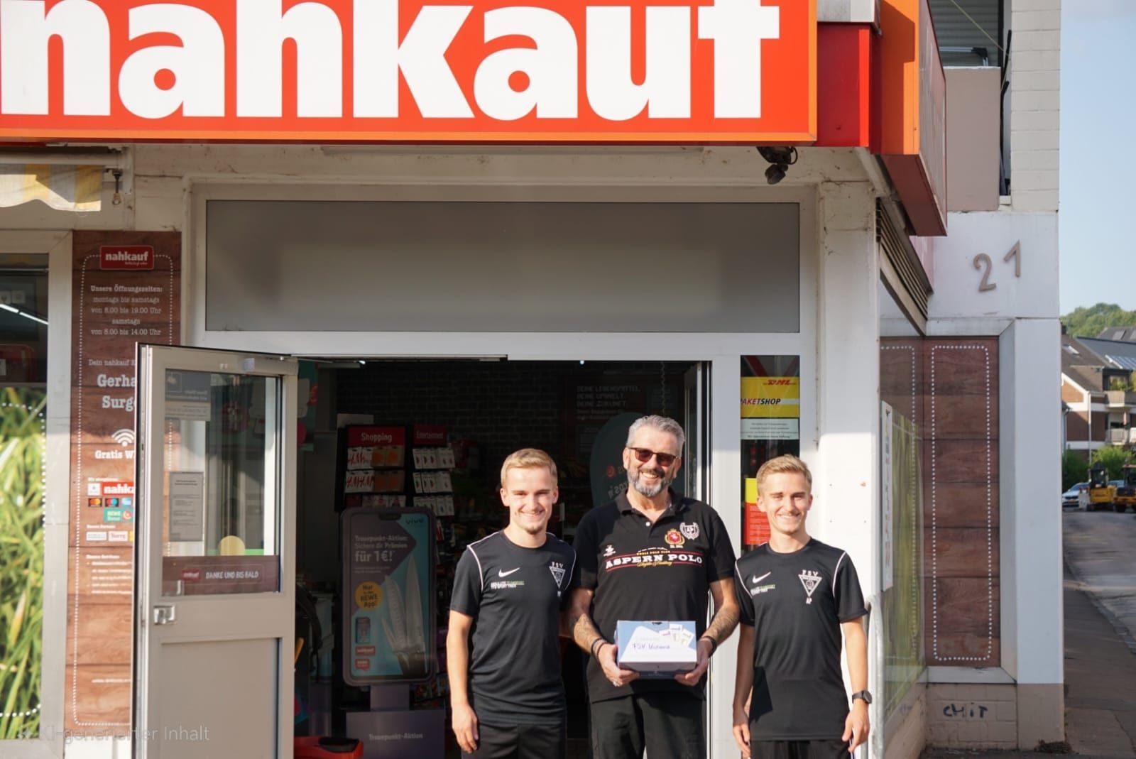 Der FSV Trier-Kürenz bedankt sich bei Nahkauf Surges und Rewe Tim Schirra für die Unterstützung bei