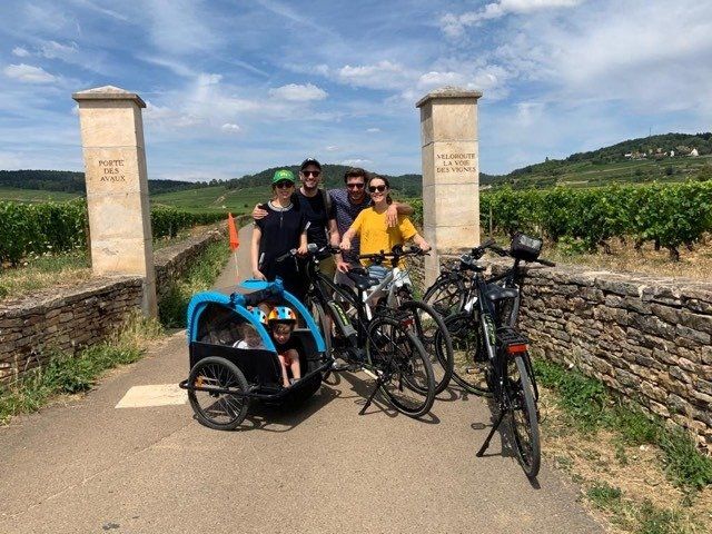 Family bike ride in Beaune