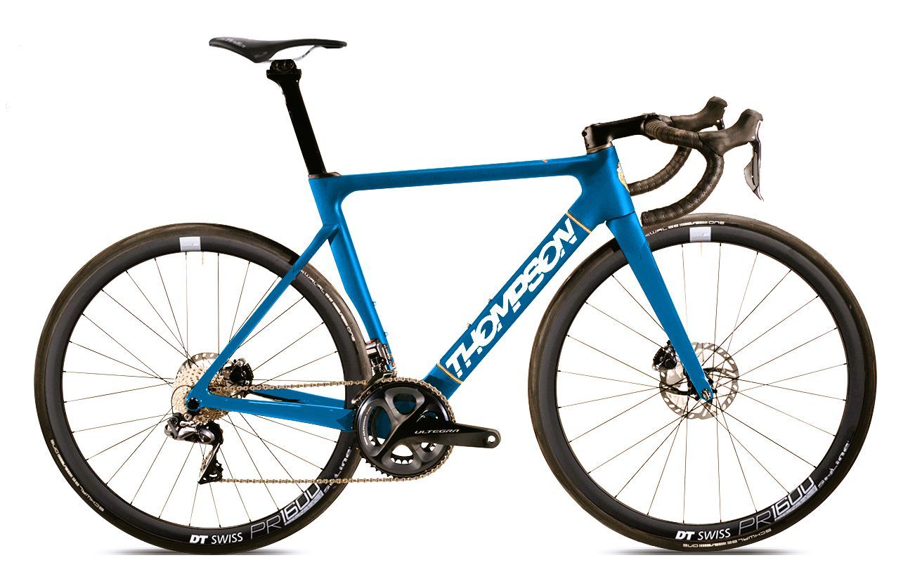 vélo de route en carbone à la location