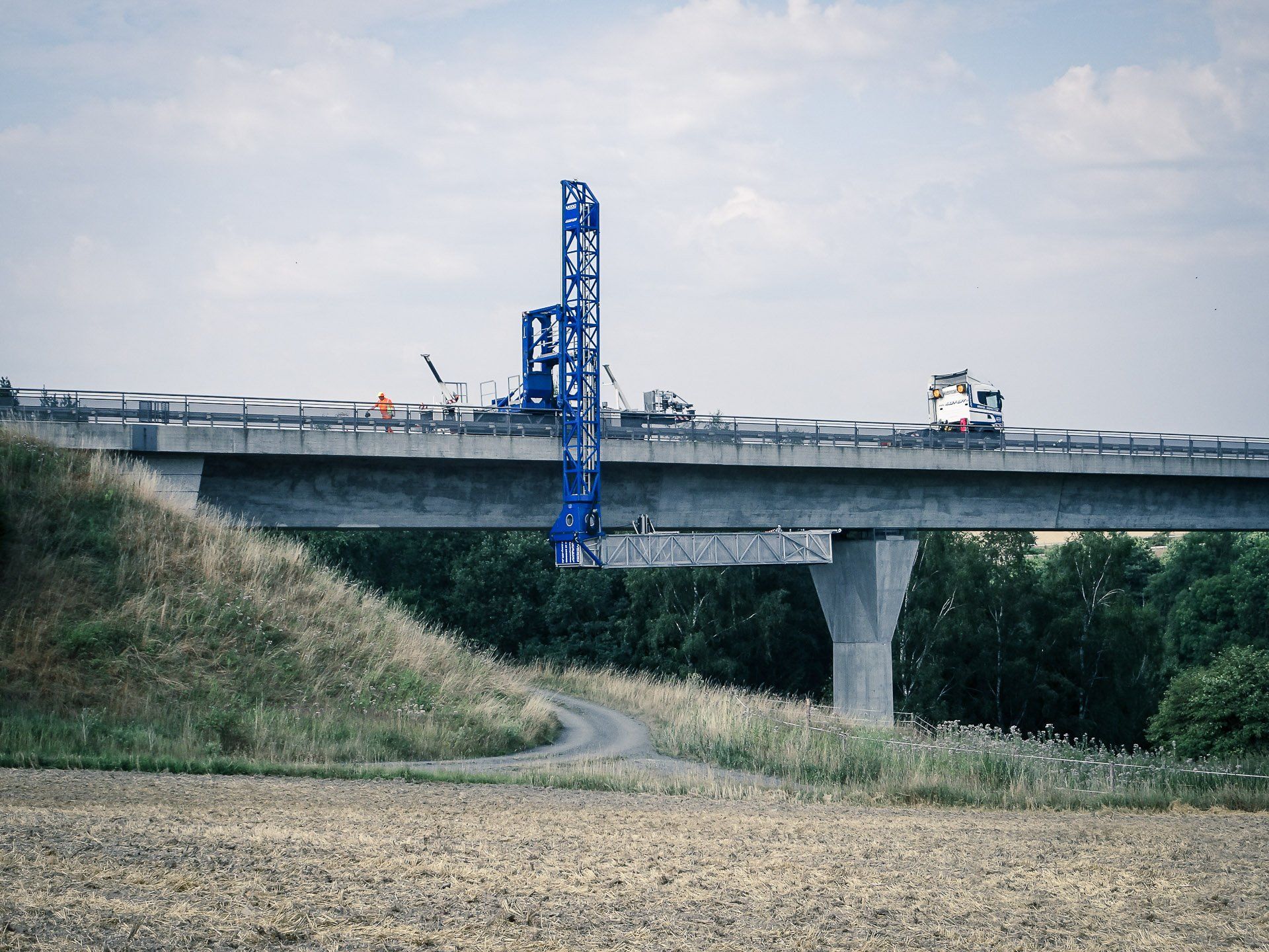 Untersuchung einer Brücke nach Din 1076