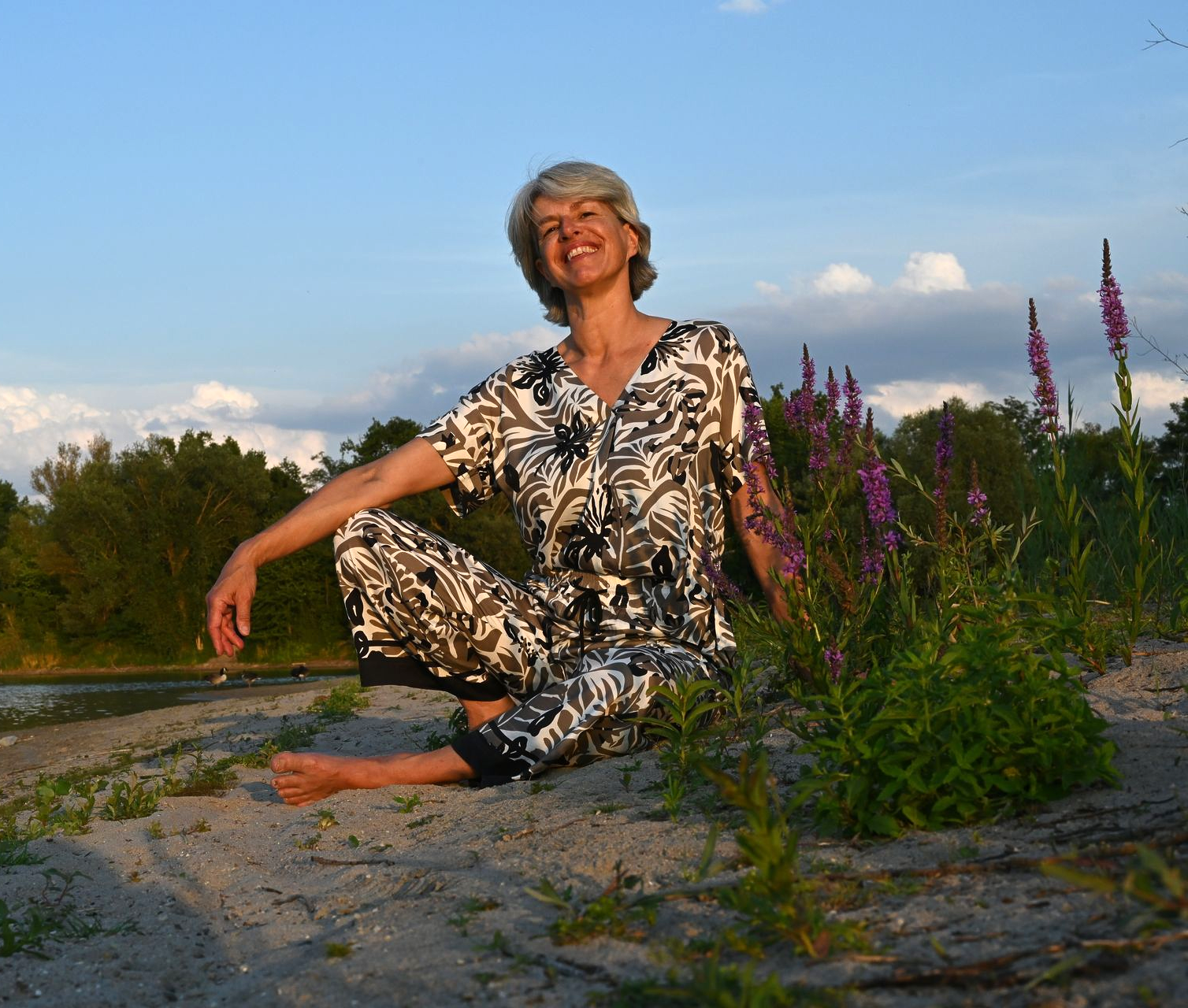 Hier seht Ihr den wunderbaren Viskose-Zweiteiler von EVE IN PARADISE.