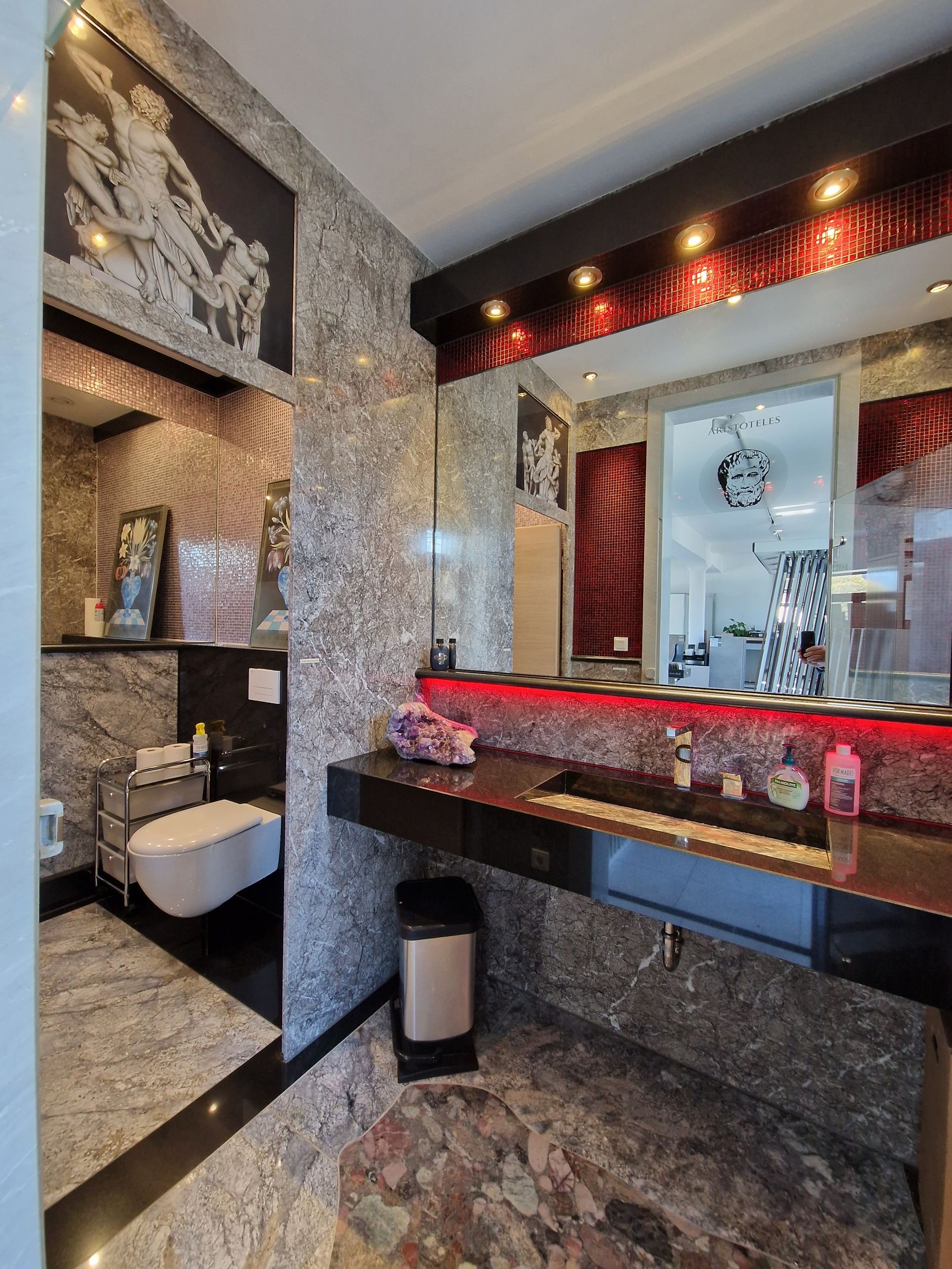 Wand- & Bodengestaltung, Innenausbau, Seniorengerechte Bäder barrierefreier Eintritt, Trockenbau, Fliesen- u. Malerarbeiten, Wanddesign, Wände gestalten, Badplaner, Badsanierung,