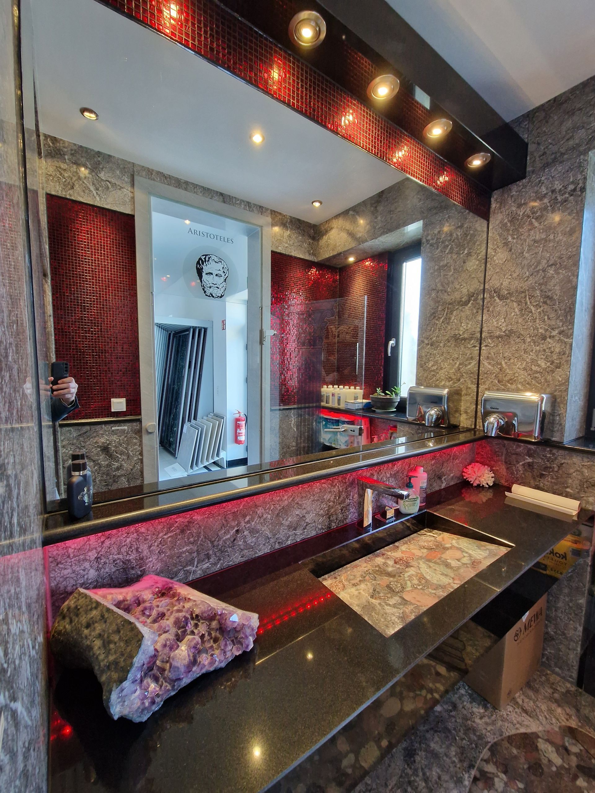 Traumbäder von Papas Bäder, Fliesen, Natursteine