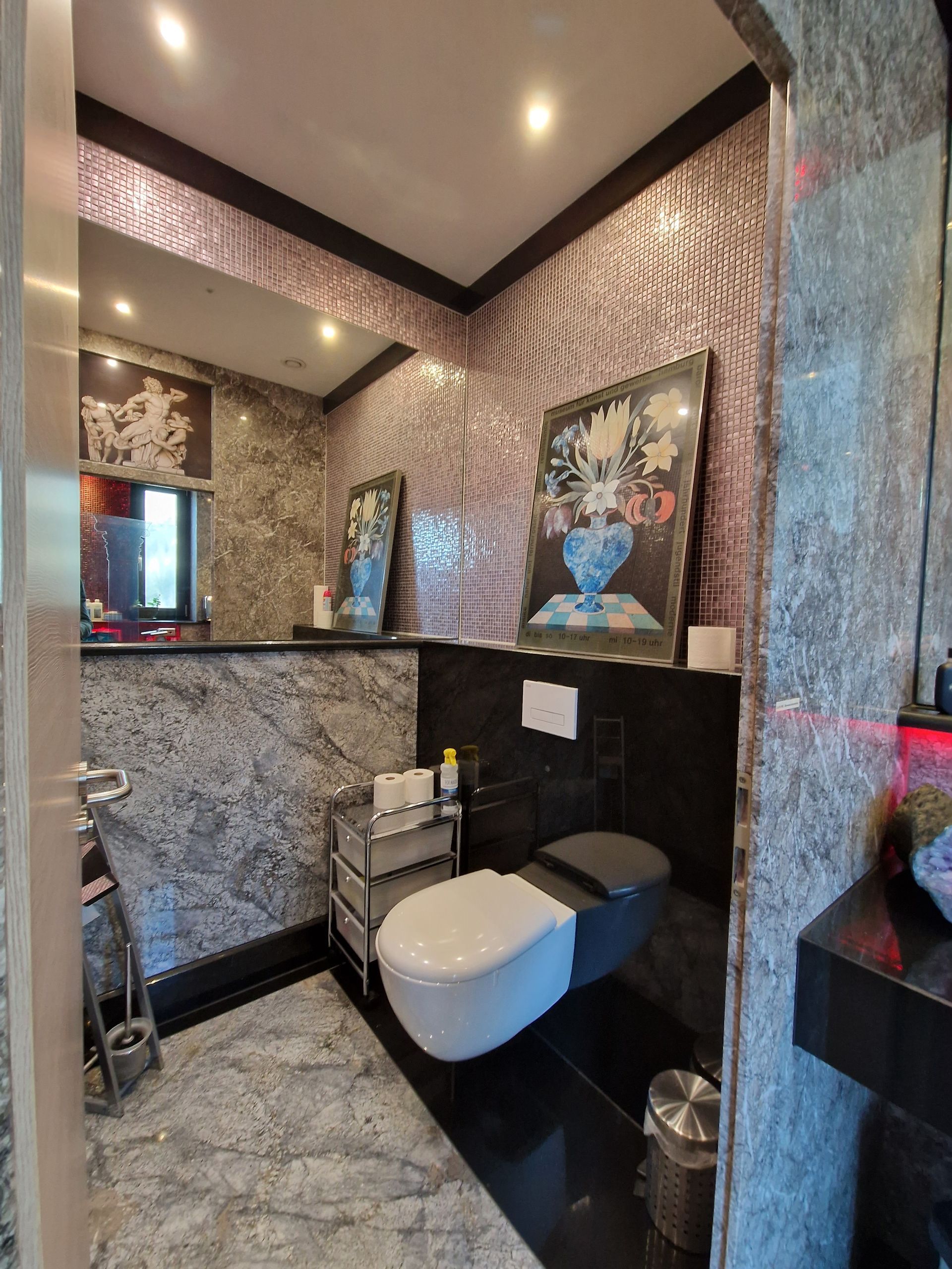 Neues Badezimmer mit Marmor