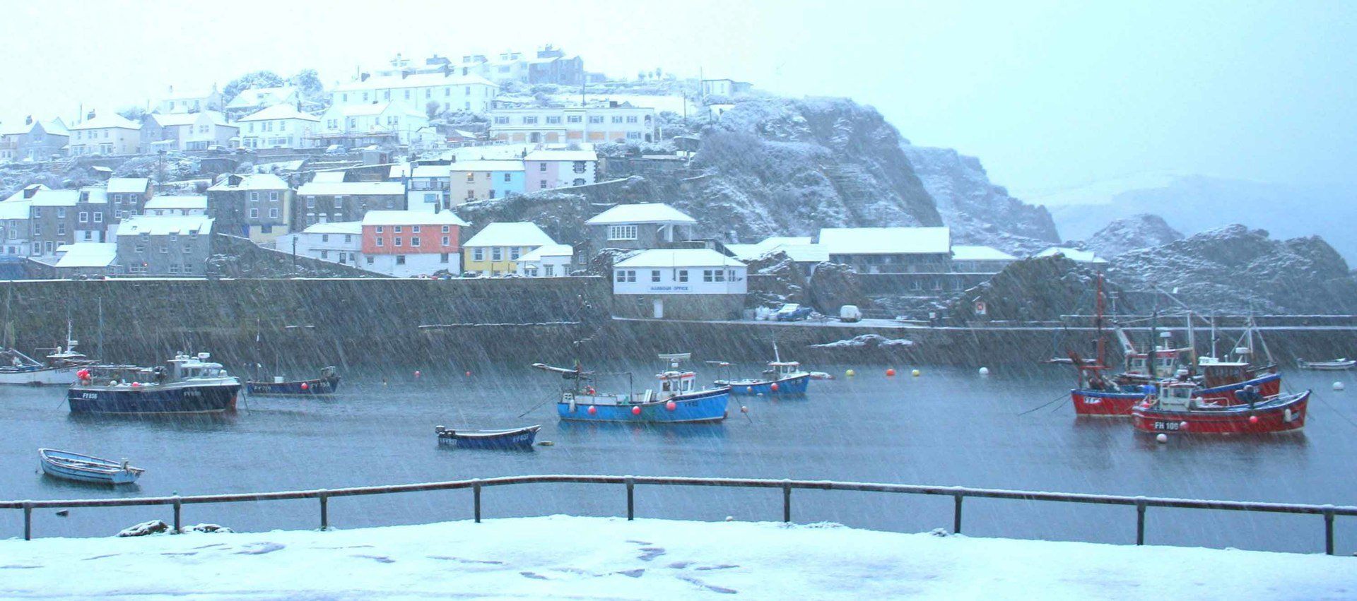 Mevagissey in the snow L A Kent DI Trelaor series Silent Gull