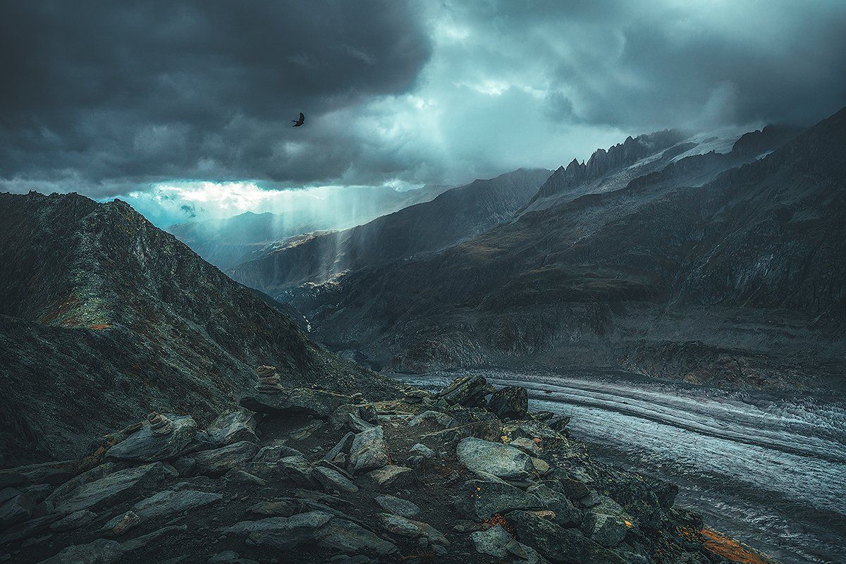 Platzregen am Aletsch Gletscher, Schweiz