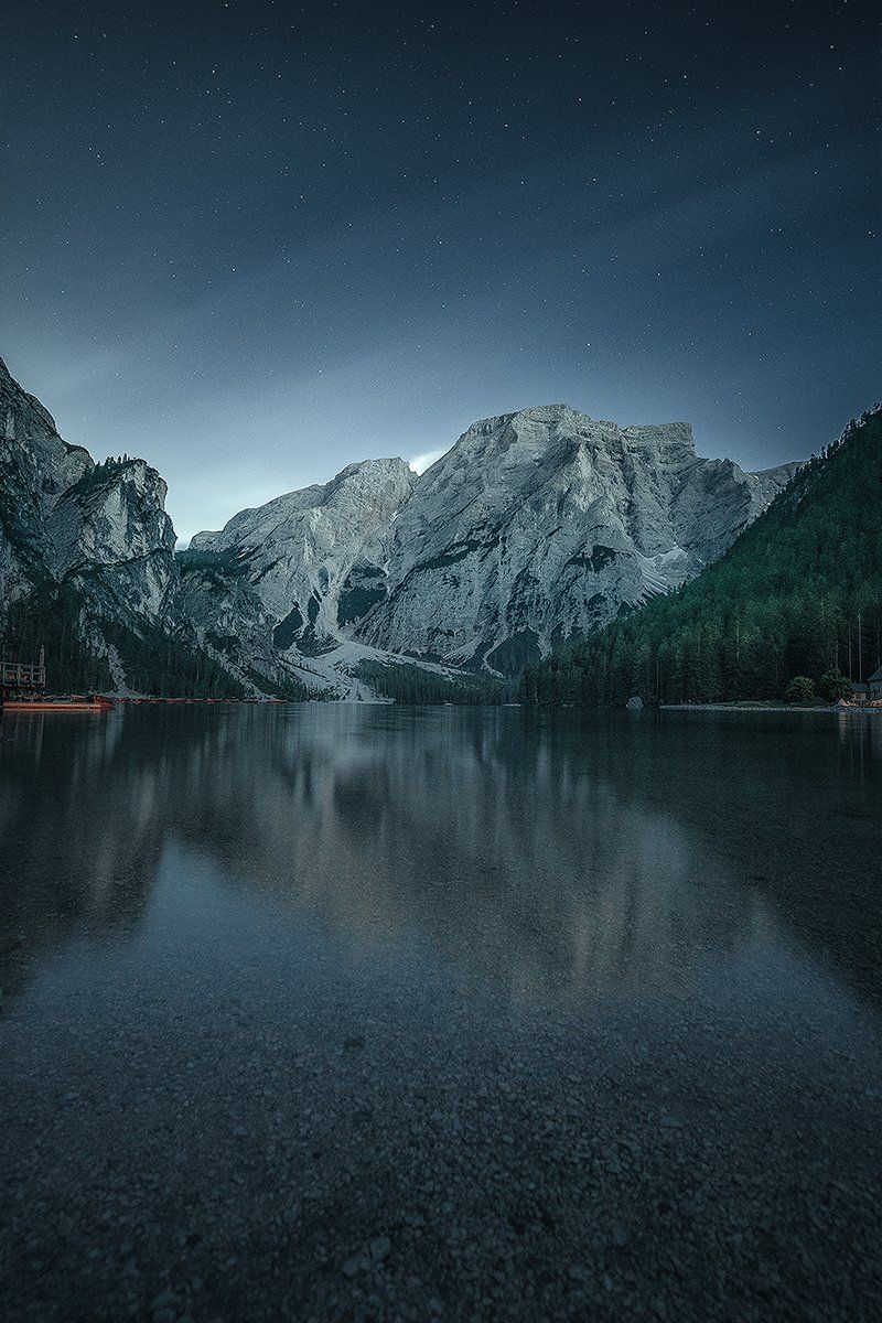 Der Pragser Wildsee bei Nacht, Dolomiten