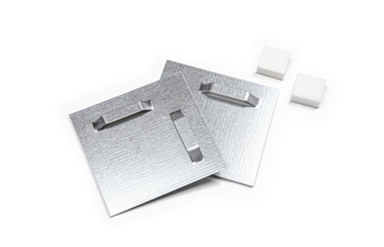 Metallaufhängung mit Abstandshalterset für Wandbilder aus Aluminium Dibond mit Schattenfugenrahmen