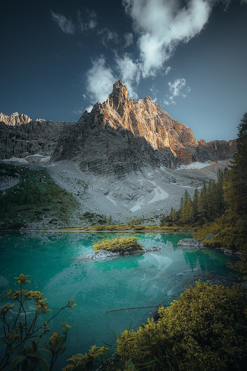 Der Sorapissee zur goldenen Stunde, Dolomiten