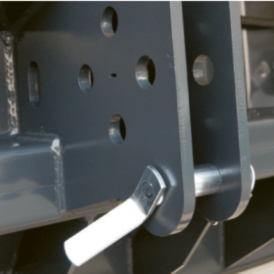 attache tracteur Treuil UNIFOREST 2x85G vendu par giraud matériels forestiers