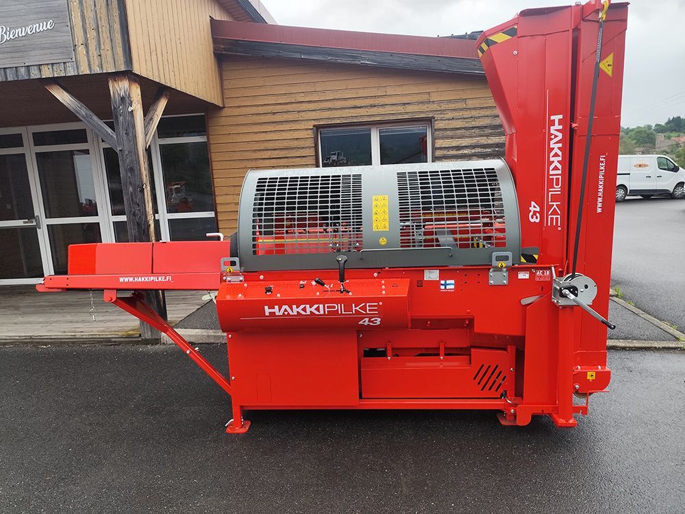 Le coupeurs fendeur Hakki Pilke 43 : le dernier du constructeur finlandais HAKKI PILKE