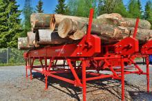 détail table d'alimentation HAKKIPILKE pour coupeur-fendeur commercialisé par giraud ànoirétable