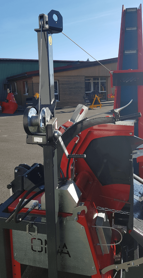 treuil de scie OMA vendue par Giraud matériels forestiers à Noirétable