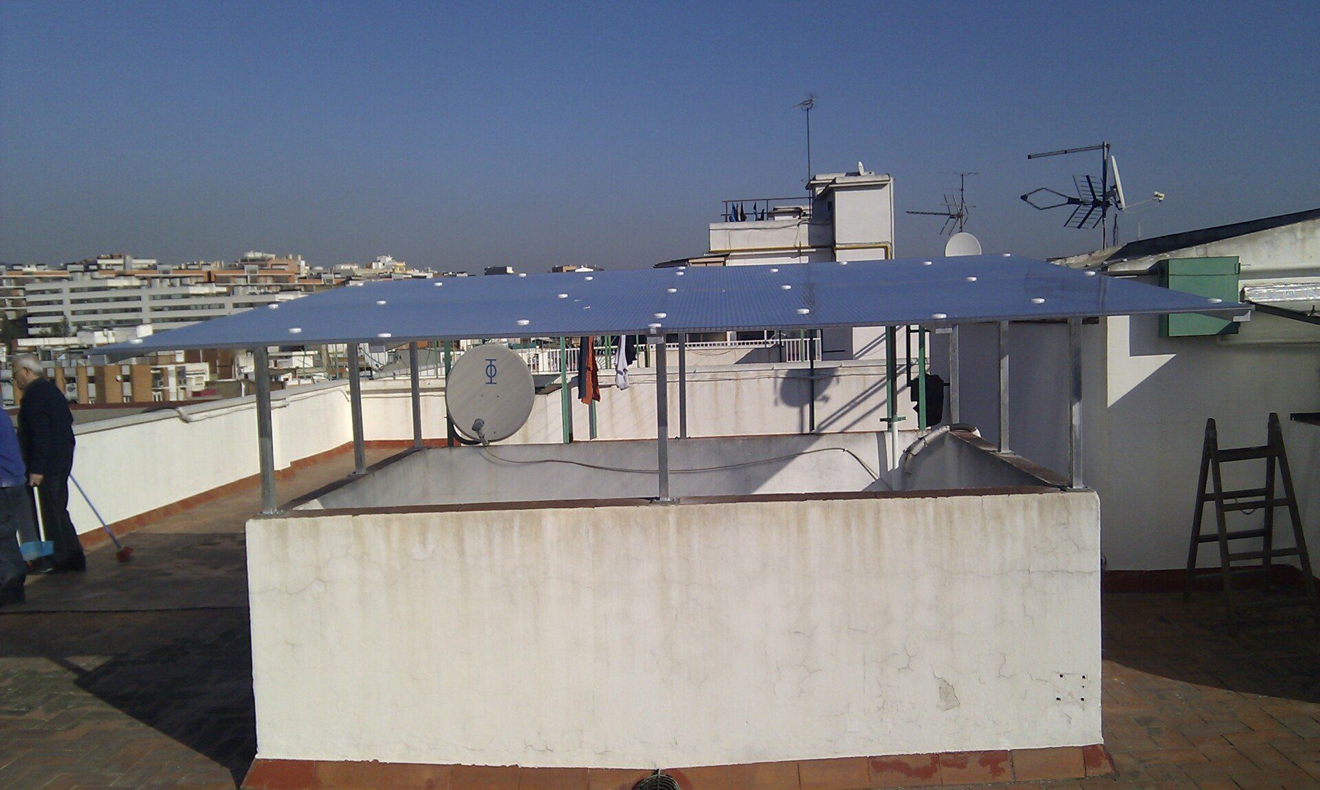 Techo exterior hecho por un metalista en Barcelona