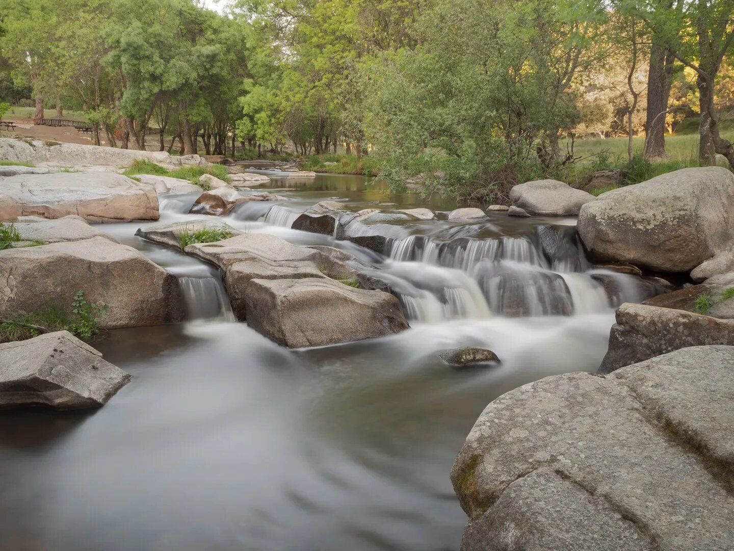 Efecto seda en el agua del río