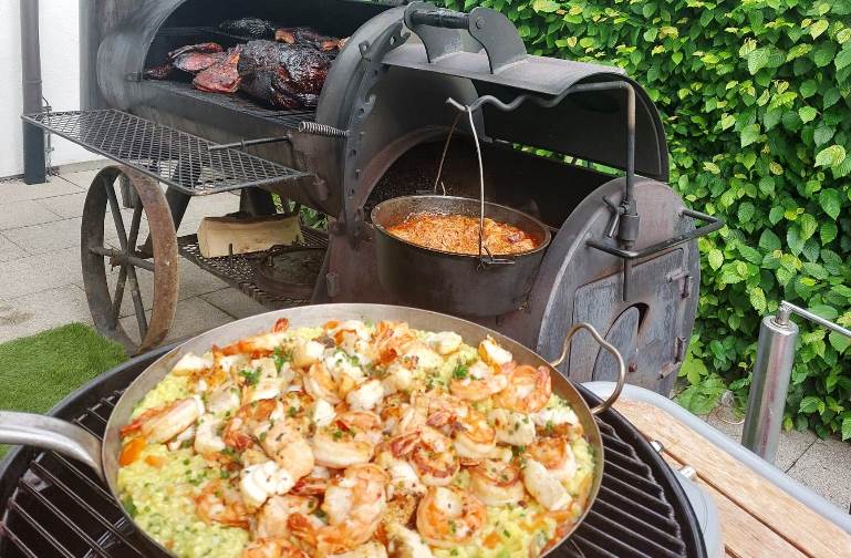 Fürstliches Golf-Resort Bad Waldsee, Golf, 45-Loch Golf-Anlage, LED Nachtgolf-Anlage, Golfschule, Golfturniere, New Course, Old Course, 9-Loch-Kurzplatz, Greenkeeping, Fürstlicher Golf-Club Oberschwaben, Fürstliches Golf-Hotel, Golf-Angebote, Golf-Schnupperkurse, Natur-Lehrpfad, Rund-Wanderwege, Kaffee, Restaurant, Vinothek, erlesene Weine, Bar, selbstgebackene Kuchen, Snacks, Mittagstisch, Sonnenterrasse, Gin - Greenkeeper's Cut, Bier vom Fass, kleine Gerichte, Burger, vegetarisch, vegan, Laktose frei, Gluten frei, Café-Restaurant Ausblick T-19, Restaurant im Hofgut