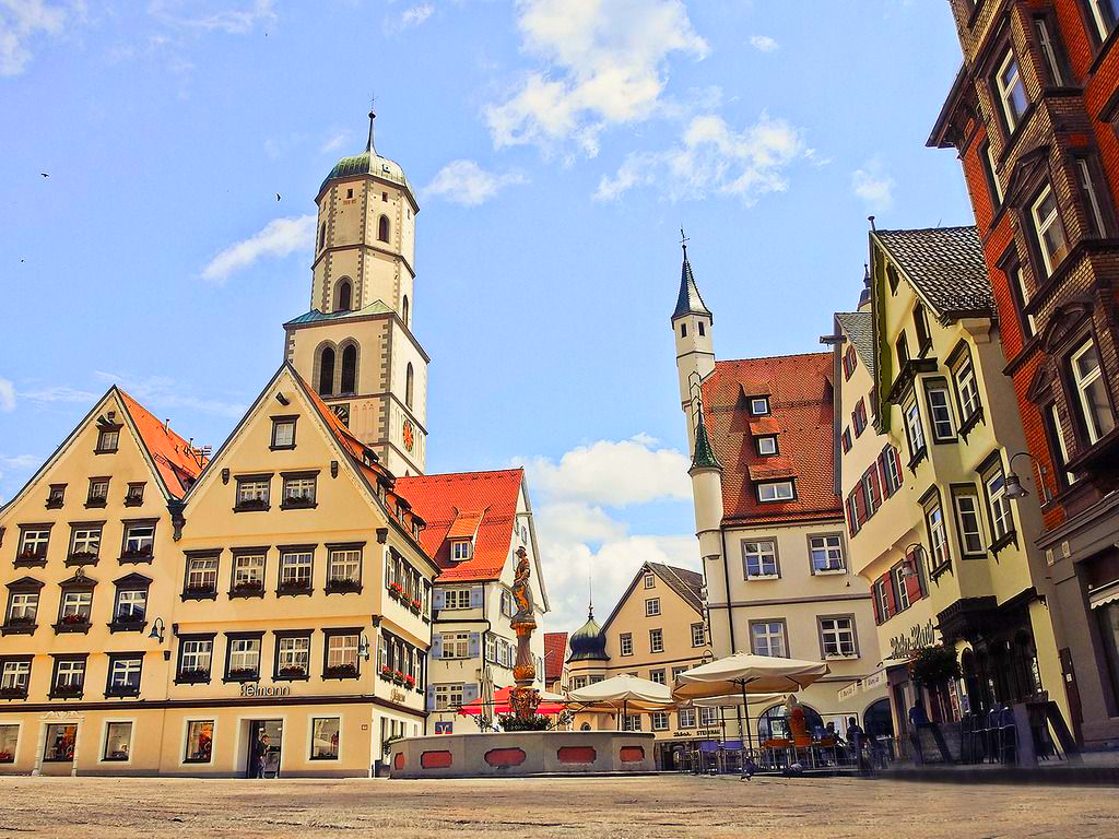 Fürstliches Golf-Resort Bad Waldsee, Golf, 45-Loch Golf-Anlage, LED Nachtgolf-Anlage, Golfschule, Golfturniere, New Course, Old Course, 9-Loch-Kurzplatz, Greenkeeping, Fürstlicher Golf-Club Oberschwaben, Fürstliches Golf-Hotel, Golf-Angebote, Golf-Schnupperkurse, Natur-Lehrpfad, Rund-Wanderwege, Kaffee, Restaurant, Vinothek, erlesene Weine, Bar, selbstgebackene Kuchen, Snacks, Mittagstisch, Sonnenterrasse, Gin - Greenkeeper's Cut, Bier vom Fass, kleine Gerichte, Burger, vegetarisch, vegan, Laktose frei, Gluten frei, Café-Restaurant Ausblick T-19, Restaurant im Hofgut