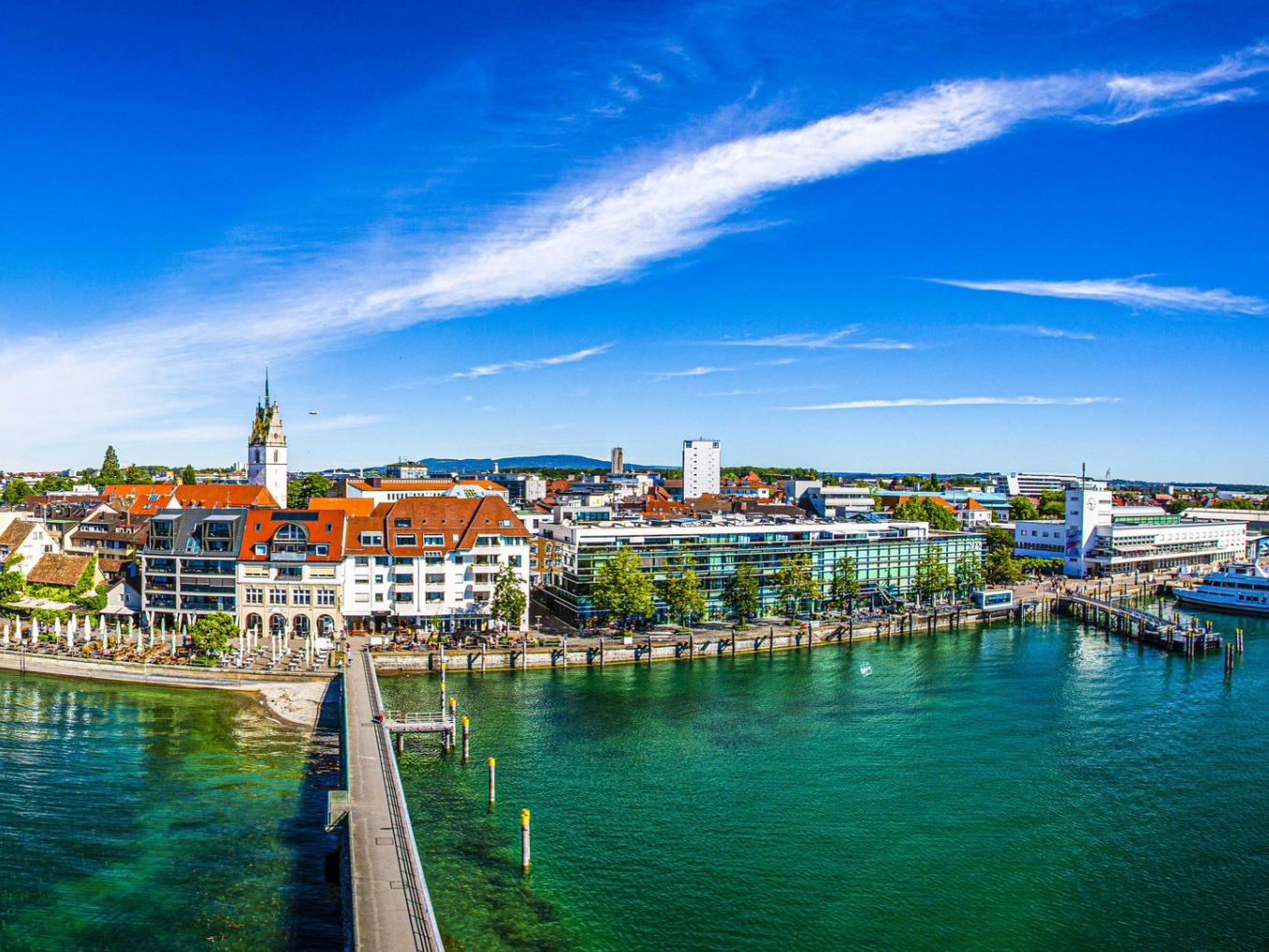 Fürstliches Golf-Resort Bad Waldsee, Golf, 45-Loch Golf-Anlage, LED Nachtgolf-Anlage, Golfschule, Golfturniere, New Course, Old Course, 9-Loch-Kurzplatz, Greenkeeping, Fürstlicher Golf-Club Oberschwaben, Fürstliches Golf-Hotel, Golf-Angebote, Golf-Schnupperkurse, Natur-Lehrpfad, Rund-Wanderwege, Kaffee, Restaurant, Vinothek, erlesene Weine, Bar, selbstgebackene Kuchen, Snacks, Mittagstisch, Sonnenterrasse, Gin - Greenkeeper's Cut, Bier vom Fass, kleine Gerichte, Burger, vegetarisch, vegan, Laktose frei, Gluten frei, Café-Restaurant Ausblick T-19, Restaurant im Hofgut