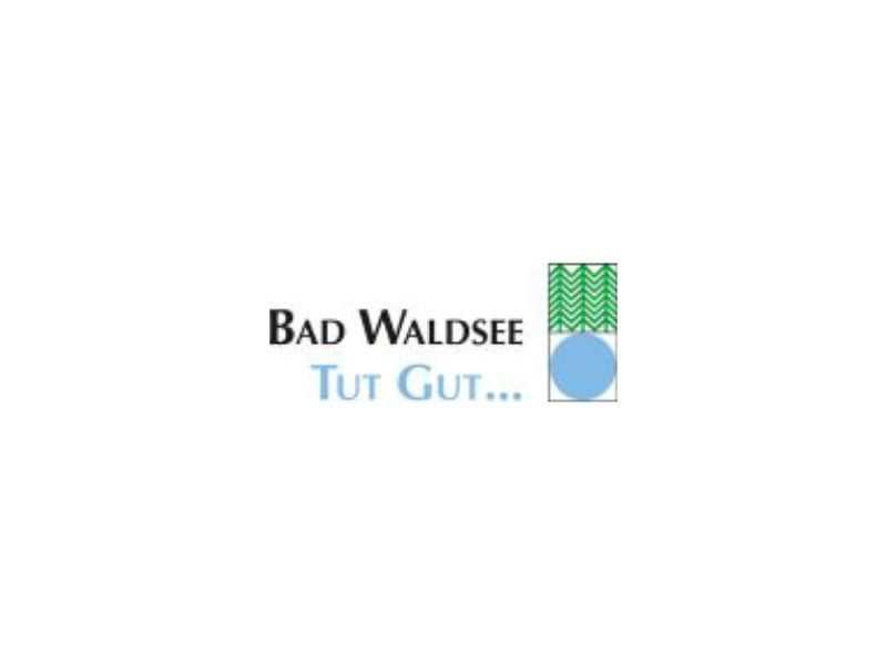 Fürstliches Golf-Resort Bad Waldsee, Golf, 45-Loch Golf-Anlage, LED Nachtgolf-Anlage, Golfschule, Golfturniere, New Course, Old Course, 9-Loch-Kurzplatz, Greenkeeping, Fürstlicher Golf-Club Oberschwaben, Fürstliches Golf-Hotel, Golf-Angebote, Golf-Schnupperkurse, Natur-Lehrpfad, Rund-Wanderwege, Kaffee, Restaurant, Vinothek, erlesene Weine, Bar, selbstgebackene Kuchen, Snacks, Mittagstisch, Sonnenterrasse, Gin - Greenkeeper's Cut, Bier vom Fass, kleine Gerichte, Burger, vegetarisch, vegan, Laktose frei, Gluten frei, Café-Restaurant Ausblick T-19, Restaurant im Hofgut