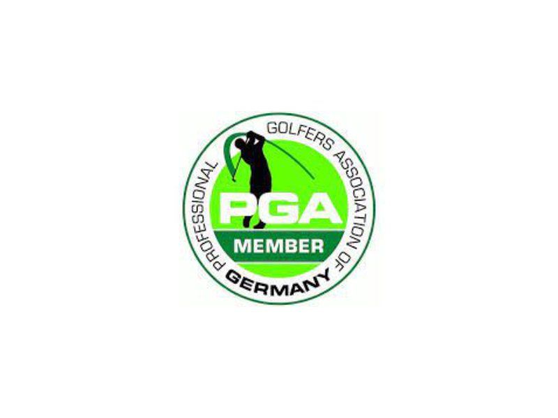 Fürstliches Golf-Resort Bad Waldsee, Golf, 45-Loch Golf-Anlage, LED Nachtgolf-Anlage, Golfschule, Golfturniere, New Course, Old Course, 9-Loch-Kurzplatz, Greenkeeping, Fürstlicher Golf-Club Oberschwaben, Fürstliches Golf-Hotel, Golf-Angebote, Golf-Schnupperkurse, Natur-Lehrpfad, Rund-Wanderwege, Kaffee, Restaurant, Vinothek, erlesene Weine, Bar, selbstgebackene Kuchen, Snacks, Mittagstisch, Sonnenterrasse, Gin - Greenkeeper's Cut, Bier vom Fass, kleine Gerichte, Burger, vegetarisch, vegan, Laktose frei, Gluten frei, Café-Restaurant Ausblick T-19, Restaurant im Hofgut