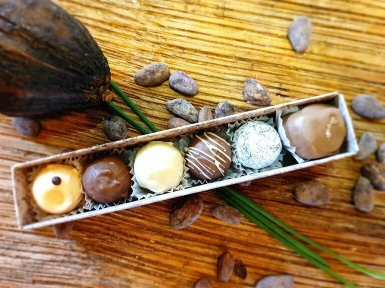 Fürstliches Golf-Resort Bad Waldsee, Golf, 45-Loch Golf-Anlage, LED Nachtgolf-Anlage, Golfschule, Golfturniere, New Course, Old Course, 9-Loch-Kurzplatz, Greenkeeping, Fürstlicher Golf-Club Oberschwaben, Fürstliches Golf-Hotel, Golf-Angebote, Golf-Schnupperkurse, Natur-Lehrpfad, Rund-Wanderwege, Kaffee, Restaurant, Vinothek, erlesene Weine, Bar, selbstgebackene Kuchen, Snacks, Mittagstisch, Sonnenterrasse, Gin - Greenkeeper's Cut, Bier vom Fass, kleine Gerichte, Burger, vegetarisch, vegan, Laktose frei, Gluten frei, Café-Restaurant Ausblick T-19, Restaurant im Hofgut