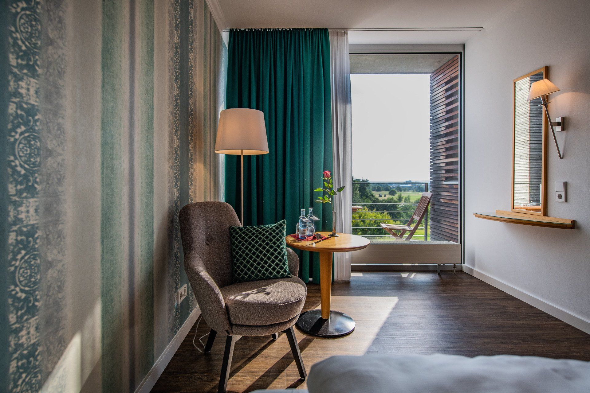 Fürstliches Golf-Resort Bad Waldsee, Golf, 45-Loch Golf-Anlage, LED Nachtgolf-Anlage, Golfschule, Golfturniere, New Course, Old Course, 9-Loch-Kurzplatz, Greenkeeping, Fürstlicher Golf-Club Oberschwaben, Fürstliches Golf-Hotel, Golf-Angebote, Golf-Schnupperkurse, Natur-Lehrpfad, Rund-Wanderwege, Kaffee, Restaurant, Vinothek, erlesene Weine, Bar, selbstgebackene Kuchen, Snacks, Mittagstisch, Sonnenterrasse, Gin - Greenkeeper's Cut, Bier vom Fass, kleine Gerichte, Burger, vegetarisch, vegan, Laktose frei, Gluten frei, Café-Restaurant Ausblick T-19, Restaurant im Hofgut