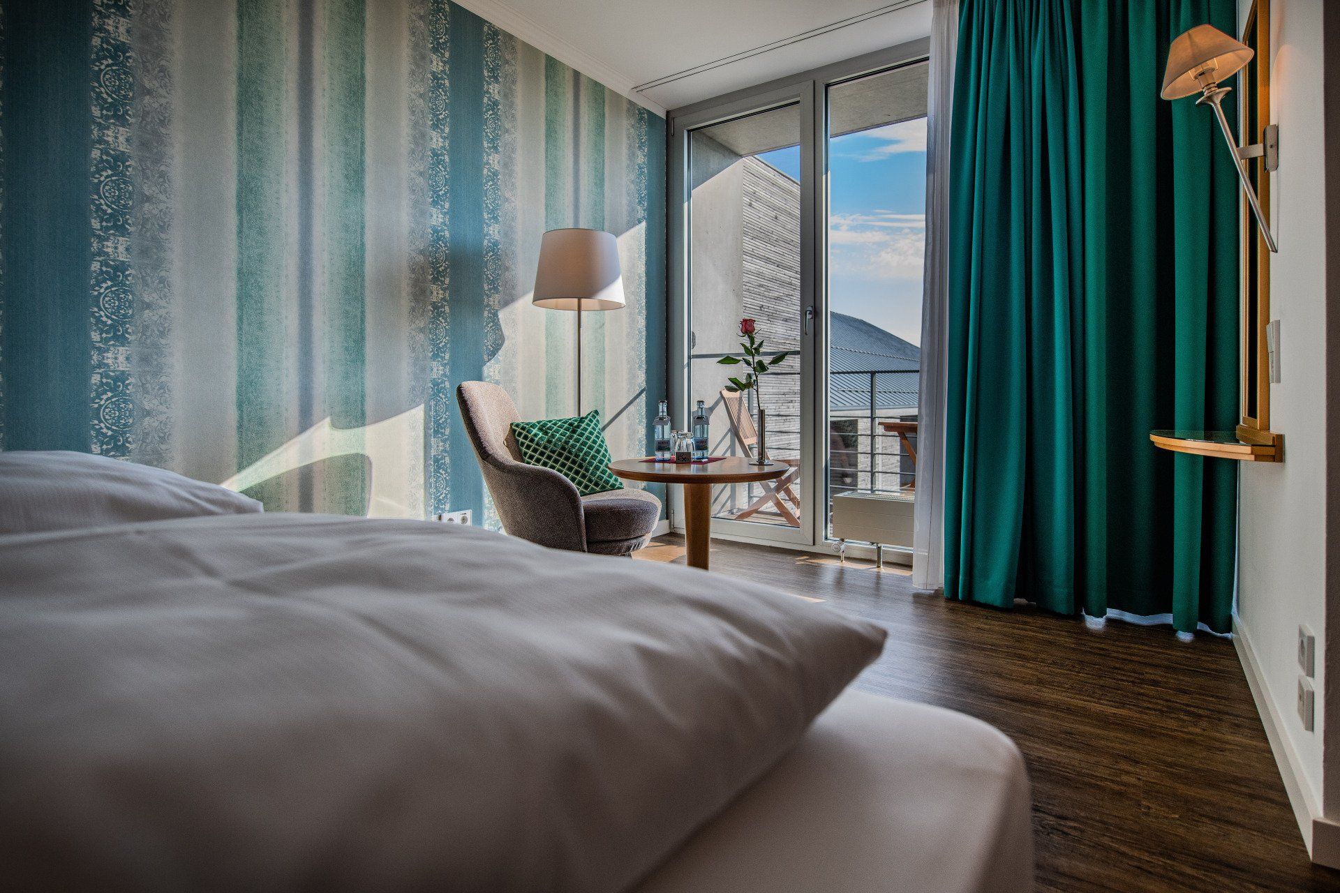 Fürstliches Golf-Resort Bad Waldsee, Golf, 45-Loch Golf-Anlage, LED Nachtgolf-Anlage, Golfschule, Golfturniere, New Course, Old Course, 9-Loch-Kurzplatz, Greenkeeping, Fürstlicher Golf-Club Oberschwaben, Fürstliches Golf-Hotel, Golf-Angebote, Golf-Schnupperkurse, Natur-Lehrpfad, Rund-Wanderwege, Kaffee, Restaurant, Vinothek, erlesene Weine, Bar, selbstgebackene Kuchen, Snacks, Mittagstisch, Sonnenterrasse, Gin - Greenkeeper's Cut, Bier vom Fass, kleine Gerichte, Burger, vegetarisch, vegan, Laktose frei, Gluten frei, Café-Restaurant Ausblick T-19, Restaurant im Hofgut