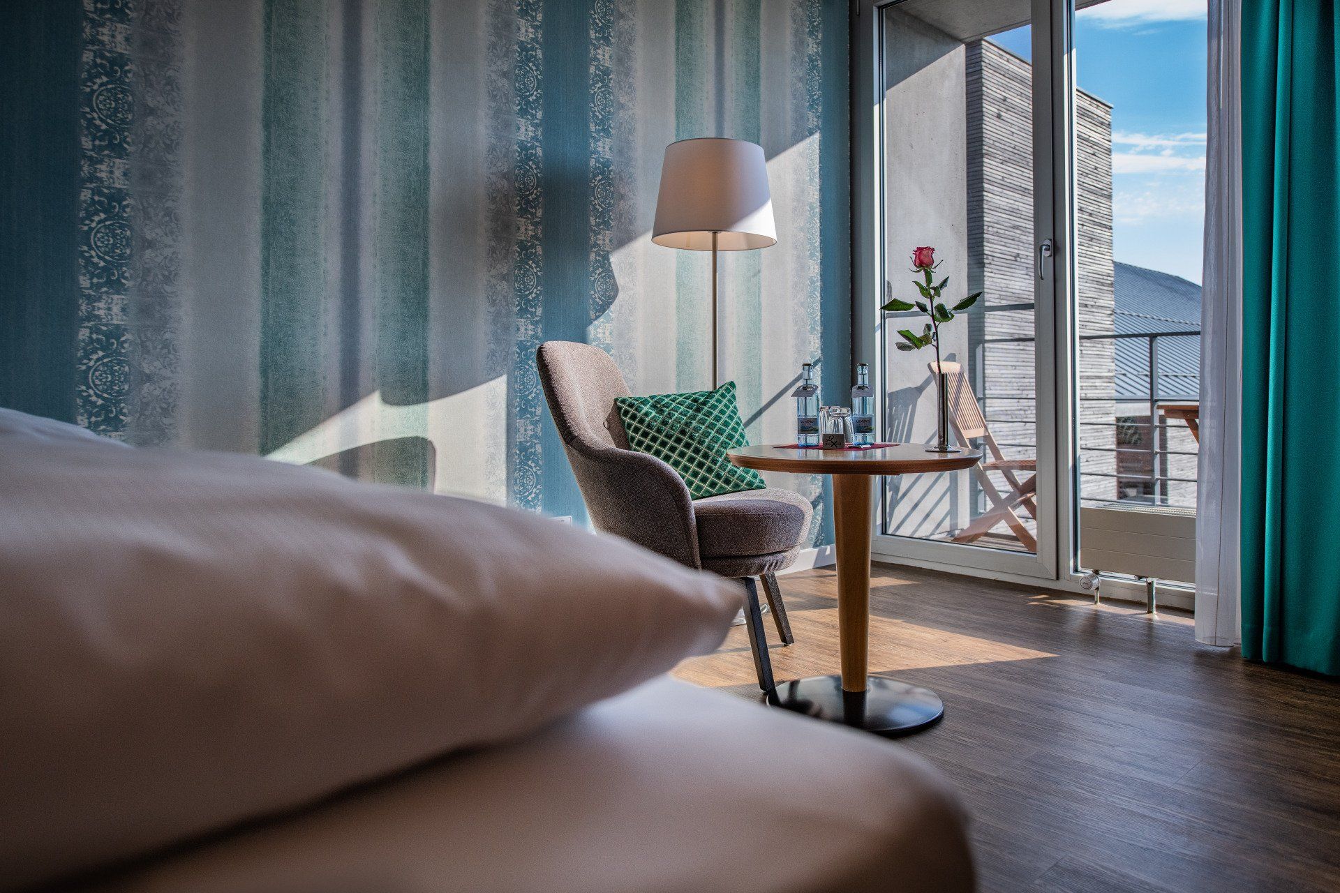 Fürstliches Golf-Resort Bad Waldsee, Golf, 45-Loch Golf-Anlage, LED Nachtgolf-Anlage, Golfschule, Golfturniere, New Course, Old Course, 9-Loch-Kurzplatz, Greenkeeping, Fürstlicher Golf-Club Oberschwaben, Fürstliches Golf-Hotel, Golf-Angebote, Golf-Schnupperkurse, Natur-Lehrpfad, Rund-Wanderwege, Kaffee, Restaurant, Vinothek, erlesene Weine, Bar, selbstgebackene Kuchen, Snacks, Mittagstisch, Sonnenterrasse, Gin - Greenkeeper's Cut, Bier vom Fass, kleine Gerichte, Burger, vegetarisch, vegan, Laktose frei, Gluten frei, Café-Restaurant Ausblick T-19, Restaurant im Hofgut