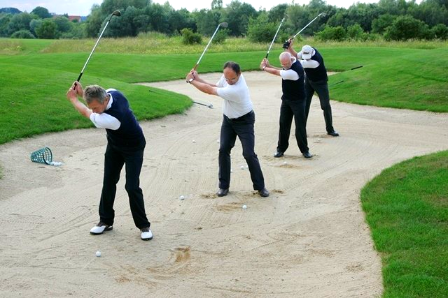 Fürstliches Golf-Resort Bad Waldsee, Golf, 45-Loch Golf-Anlage, LED Nachtgolf-Anlage, Golfschule, Golfturniere, New Course, Old Course, 9-Loch-Kurzplatz, Greenkeeping, Fürstlicher Golf-Club Oberschwaben, Fürstliches Golf-Hotel, Golf-Angebote, Golf-Schnupperkurse, Natur-Lehrpfad, Rund-Wanderwege, Kaffee, Restaurant, Vinothek, erlesene Weine, Bar, selbstgebackene Kuchen, Snacks, Mittagstisch, Sonnenterrasse, Gin - Greenkeeper's Cut, Bier vom Fass, kleine Gerichte, Burger, vegetarisch, vegan, Laktose frei, Gluten frei, Café-Restaurant Ausblick T-19, Restaurant im Hofgut