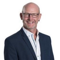 Fürstliches Golf-Resort Bad Waldsee, Golf, 45-Loch Golf-Anlage, LED Nachtgolf-Anlage, Golfschule, Golfturniere, New Course, Old Course, 9-Loch-Kurzplatz, Greenkeeping, Fürstlicher Golf-Club Oberschwaben, Fürstliches Golf-Hotel, Golf-Angebote, Golf-Schnupperkurse, Natur-Lehrpfad, Rund-Wanderwege, Kaffee, Restaurant, Vinothek, erlesene Weine, Bar, selbstgebackene Kuchen, Snacks, Mittagstisch, Sonnenterrasse, Gin - Greenkeeper's Cut, Bier vom Fass, kleine Gerichte, Burger, vegetarisch, vegan, Laktose frei, Gluten frei, Café-Restaurant Ausblick T-19, Restaurant im Hofgut