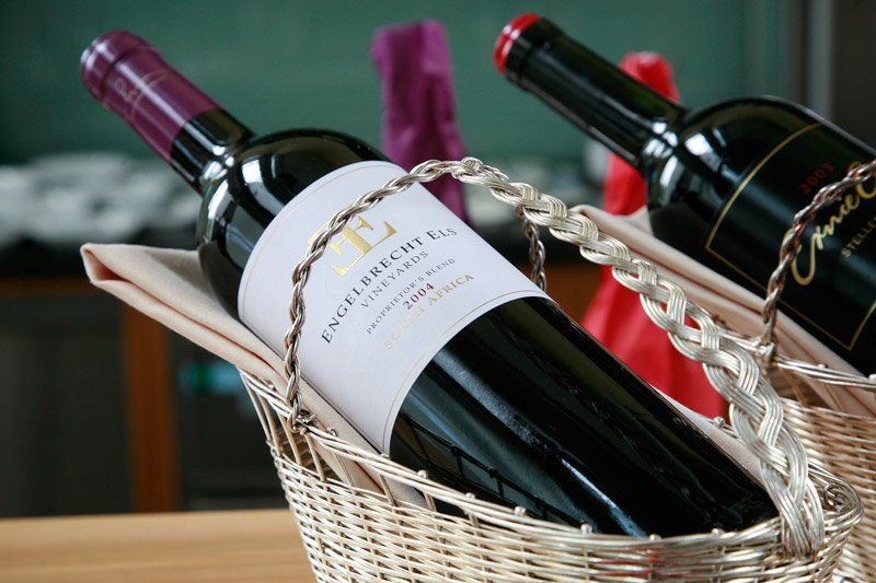 Fürstliches Golf-Resort Bad Waldsee, Golf, 45-Loch Golf-Anlage, LED Nachtgolf-Anlage, Golfschule, Golfturniere, New Course, Old Course, 9-Loch-Kurzplatz, Greenkeeping, Fürstlicher Golf-Club Oberschwaben, Fürstliches Golf-Hotel, Golf-Angebote, Golf-Schnupperkurse, Natur-Lehrpfad, Rund-Wanderwege, Kaffee, Restaurant, Vinothek, erlesene Weine, Bar, selbstgebackene Kuchen, Snacks, Mittagstisch, Sonnenterrasse, Gin - Greenkeeper's Cut, Bier vom Fass, kleine Gerichte, Burger, vegetarisch, vegan, Laktose frei, Gluten frei, Café-Restaurant Ausblick T-19, Restaurant im Hofgut