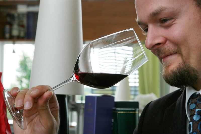 Fürstliches Golf-Resort Bad Waldsee, Golf, 45-Loch Golf-Anlage, LED Nachtgolf-Anlage, Golfschule, Golfturniere, New Course, Old Course, 9-Loch-Kurzplatz, Greenkeeping, Fürstlicher Golf-Club Oberschwaben, Fürstliches Golf-Hotel, Golf-Angebote, Golf-Schnupperkurse, Natur-Lehrpfad, Rund-Wanderwege, Kaffee, Restaurant, Vinothek, erlesene Weine, Bar, selbstgebackene Kuchen, Snacks, Mittagstisch, Sonnenterrasse, Gin - Greenkeeper's Cut, Bier vom Fass, kleine Gerichte, Burger, vegetarisch, vegan, Laktose frei, Gluten frei, Café-Restaurant Ausblick T-19, Restaurant im Hofgut