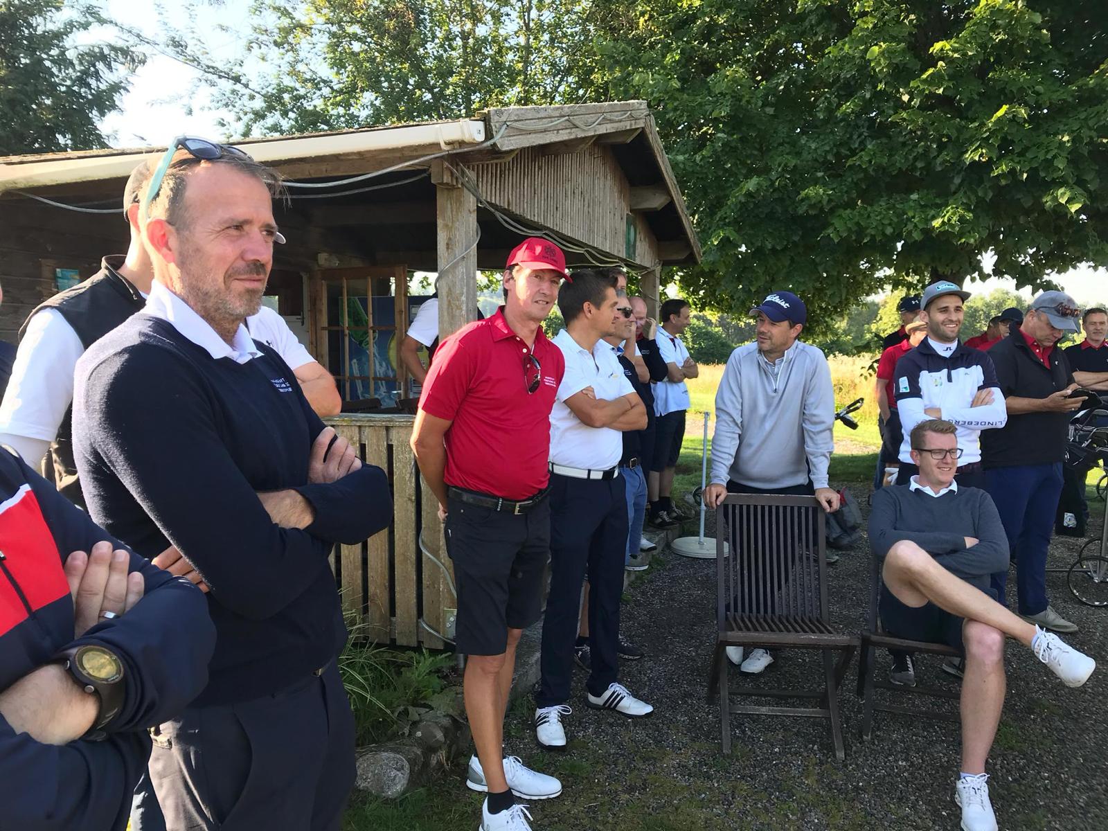 Fürstliches Golf-Resort Bad Waldsee, Golf, 45-Loch Golf-Anlage, LED Nachtgolf-Anlage, Golfschule, Golfturniere, New Course, Old Course, 9-Loch-Kurzplatz, Greenkeeping, Fürstlicher Golf-Club Oberschwaben, Fürstliches Golf-Hotel, Golf-Angebote, Golf-Schnupperkurse, Natur-Lehrpfad, Rund-Wanderwege, Kaffee, Restaurant, Vinothek, erlesene Weine, Bar, selbstgebackene Kuchen, Snacks, Mittagstisch, Sonnenterrasse, Gin - Greenkeeper's Cut, Bier vom Fass, kleine Gerichte, Burger, vegetarisch, vegan, Laktose frei, Gluten frei, Café-Restaurant Ausblick T-19, Restaurant im Hofgut