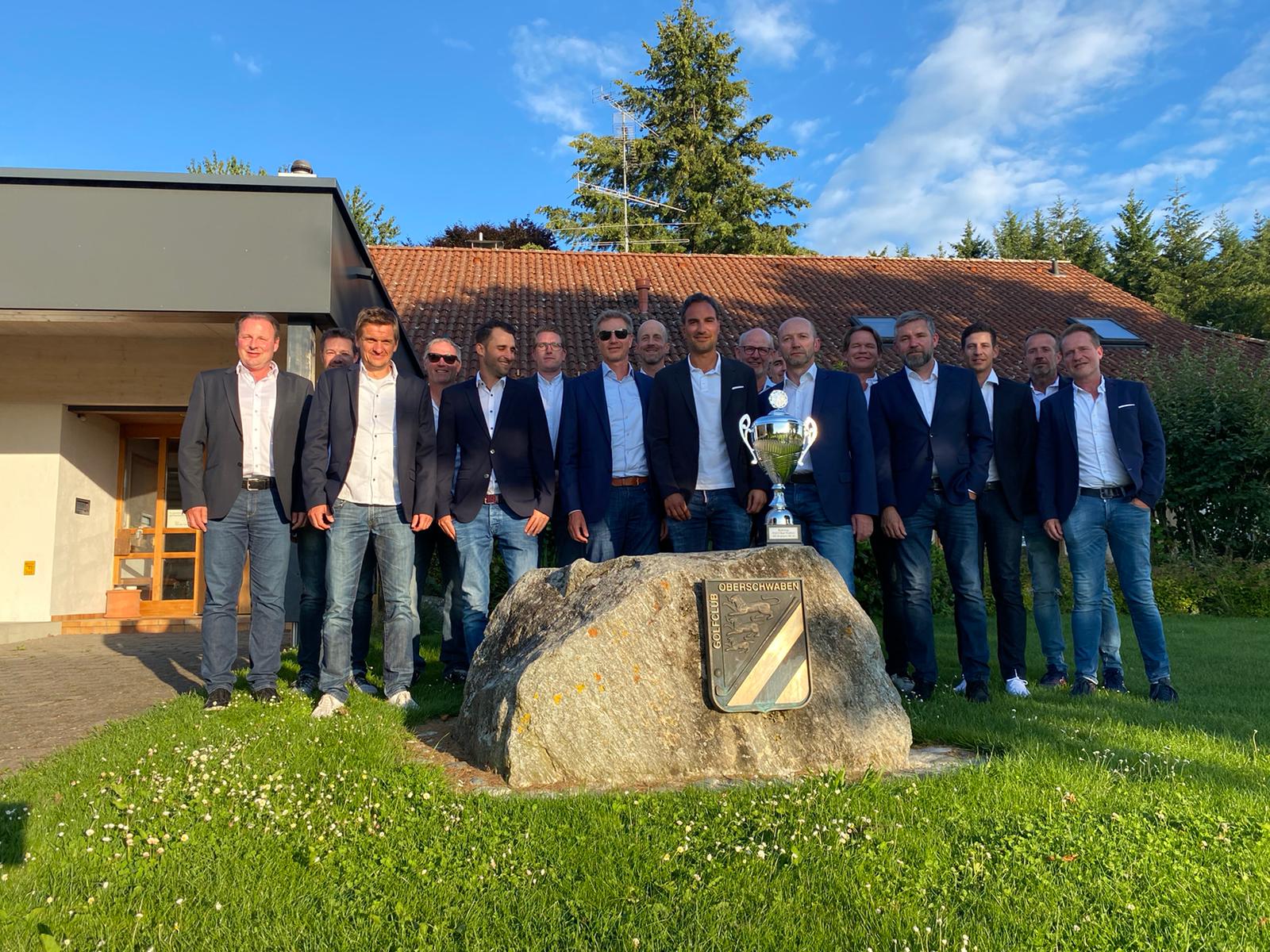 Fürstliches Golf-Resort Bad Waldsee, Golf, 45-Loch Golf-Anlage, LED Nachtgolf-Anlage, Golfschule, Golfturniere, New Course, Old Course, 9-Loch-Kurzplatz, Greenkeeping, Fürstlicher Golf-Club Oberschwaben, Fürstliches Golf-Hotel, Golf-Angebote, Golf-Schnupperkurse, Natur-Lehrpfad, Rund-Wanderwege, Kaffee, Restaurant, Vinothek, erlesene Weine, Bar, selbstgebackene Kuchen, Snacks, Mittagstisch, Sonnenterrasse, Gin - Greenkeeper's Cut, Bier vom Fass, kleine Gerichte, Burger, vegetarisch, vegan, Laktose frei, Gluten frei, Café-Restaurant Ausblick T-19, Restaurant im Hofgut