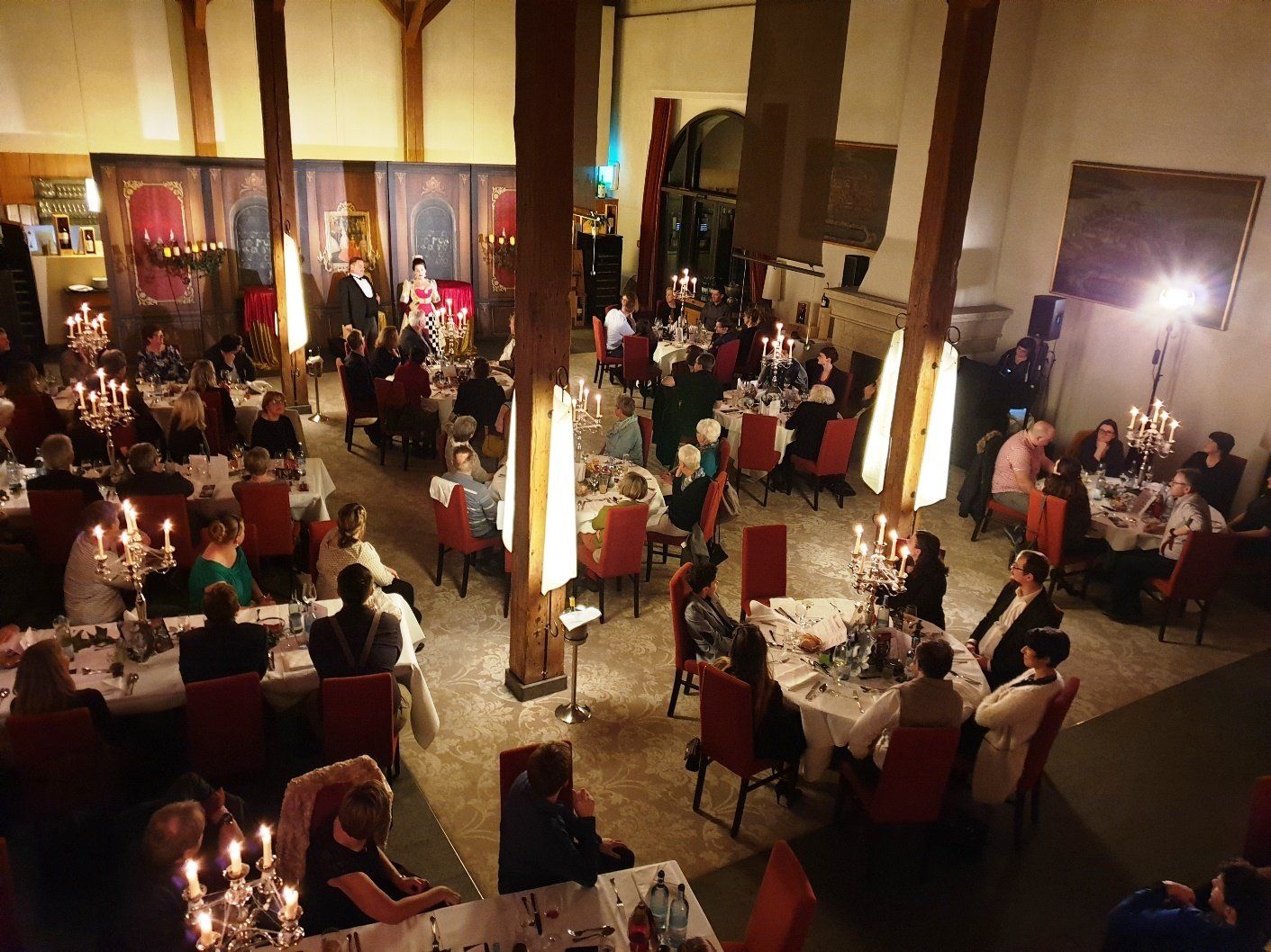 Fürstliches Golf-Resort Bad Waldsee, Golf, 45-Loch Golf-Anlage, LED Nachtgolf-Anlage, Golfschule, Golfturniere, New Course, Old Course, 9-Loch-Kurzplatz, Greenkeeping, Fürstlicher Golf-Club Oberschwaben, Fürstliches Golf-Hotel, Golf-Angebote, Golf-Schnupperkurse, Natur-Lehrpfad, Rund-Wanderwege, Kaffee, Restaurant, Vinothek, erlesene Weine, Bar, selbstgebackene Kuchen, Snacks, Mittagstisch, Sonnenterrasse, Gin - Greenkeeper's Cut, Bier vom Fass, kleine Gerichte, Burger, vegetarisch, vegan, Laktose frei, Gluten frei, Café-Restaurant Ausblick T-19, Restaurant im Hofgut