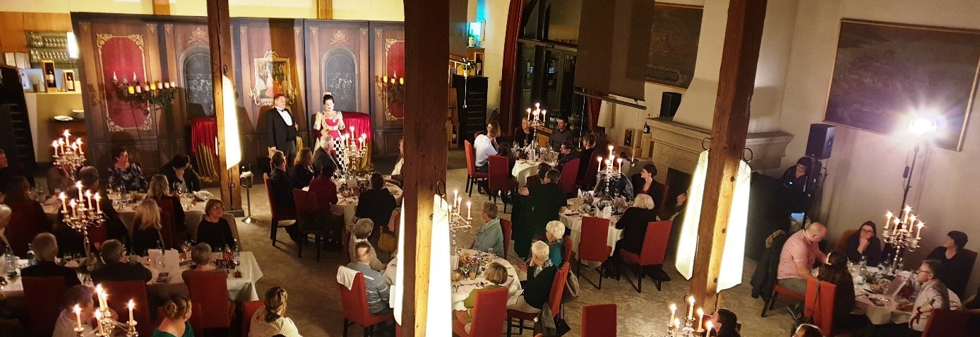 Fürstliches Golf-Resort Bad Waldsee, Golf, 45-Loch Golf-Anlage, LED Nachtgolf-Anlage, Golfschule, Golfturniere, New Course, Old Course, 9-Loch-Kurzplatz, Greenkeeping, Fürstlicher Golf-Club Oberschwaben, Fürstliches Golf-Hotel, Golf-Angebote, Golf-Schnupperkurse, Natur-Lehrpfad, Rund-Wanderwege, Kaffee, Restaurant, Vinothek, erlesene Weine, Bar, selbstgebackene Kuchen, Snacks, Mittagstisch, Sonnenterrasse, Gin - Greenkeeper's Cut, Bier vom Fass, kleine Gerichte, Burger, vegetarisch, vegan, Laktose frei, Gluten frei, Café-Restaurant Ausblick T-19, Restaurant im Hofgut