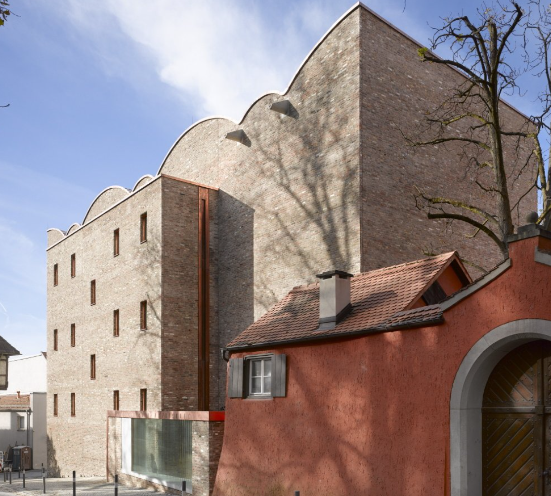 Fürstliches Golf-Resort Bad Waldsee, Golf, 45-Loch Golf-Anlage, LED Nachtgolf-Anlage, Golfschule, Golfturniere, New Course, Old Course, 9-Loch-Kurzplatz, Greenkeeping, Fürstlicher Golf-Club Oberschwaben, Fürstliches Golf-Hotel, Golf-Angebote, Golf-Schnupperkurse, Natur-Lehrpfad, Rund-Wanderwege, Kaffee, Restaurant, Vinothek, erlesene Weine, Bar, selbstgebackene Kuchen, Snacks, Mittagstisch, Sonnenterrasse, Gin - Greenkeeper's Cut, Bier vom Fass, kleine Gerichte, Burger, vegetarisch, vegan, Laktose frei, Gluten frei, Café-Restaurant Ausblick T-19, Restaurant im Hofgut