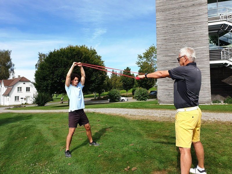 Fürstliches Golf-Resort Bad Waldsee, Golf, 45-Loch Golf-Anlage, LED Nachtgolf-Anlage, Golfschule, Golfturniere, New Course, Old Course, 9-Loch-Kurzplatz, Greenkeeping, Fürstlicher Golf-Club Oberschwaben, Fürstliches Golf-Hotel, Golf-Angebote, Golf-Schnupperkurse, Natur-Lehrpfad, Rund-Wanderwege, Kaffee, Restaurant, Vinothek, erlesene Weine, Bar, selbstgebackene Kuchen, Snacks, Mittagstisch, Sonnenterrasse, Gin - Greenkeeper's Cut, Bier vom Fass, kleine Gerichte, Burger, vegetarisch, vegan, Laktose frei, Gluten frei, Café-Restaurant Ausblick T-19, Restaurant im Hofgut