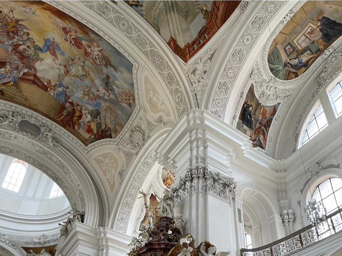 Fürstliches Golf-Resort Bad Waldsee, Golf, 45-Loch Golf-Anlage, LED Nachtgolf-Anlage, Golfschule, Golfturniere, New Course, Old Course, 9-Loch-Kurzplatz, Greenkeeping, Fürstlicher Golf-Club Oberschwaben, Fürstliches Golf-Hotel, Golf-Angebote, Golf-Schnupperkurse, Natur-Lehrpfad, Rund-Wanderwege, Kaffee, Restaurant, Vinothek, erlesene Weine, Bar, selbstgebackene Kuchen, Snacks, Mittagstisch, Sonnenterrasse, Gin - Greenkeeper's Cut, Bier vom Fass, kleine Gerichte, Burger, vegetarisch, vegan, Laktose frei, Gluten frei, Café-Restaurant Ausblick T-19, Restaurant im Hofgut