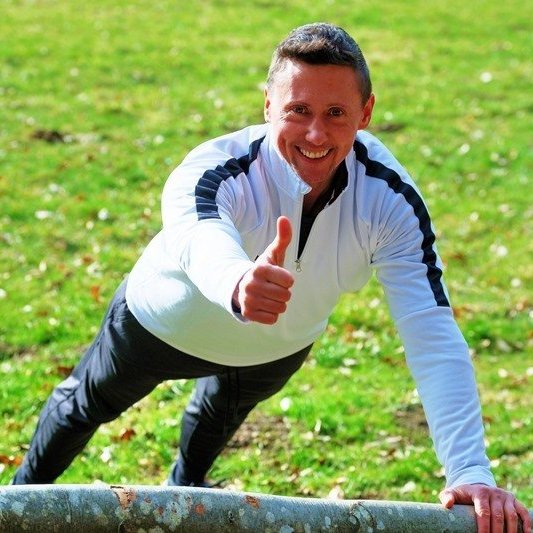 Fürstliches Golf-Resort Bad Waldsee, Golf, 45-Loch Golf-Anlage, LED Nachtgolf-Anlage, Golfschule, Golfturniere, New Course, Old Course, 9-Loch-Kurzplatz, Greenkeeping, Fürstlicher Golf-Club Oberschwaben, Fürstliches Golf-Hotel, Golf-Angebote, Golf-Schnupperkurse, Natur-Lehrpfad, Rund-Wanderwege, Kaffee, Restaurant, Vinothek, erlesene Weine, Bar, selbstgebackene Kuchen, Snacks, Mittagstisch, Sonnenterrasse, Gin - Greenkeeper's Cut, Bier vom Fass, kleine Gerichte, Burger, vegetarisch, vegan, Laktose frei, Gluten frei, Café-Restaurant Ausblick T-19, Restaurant im Hofgut