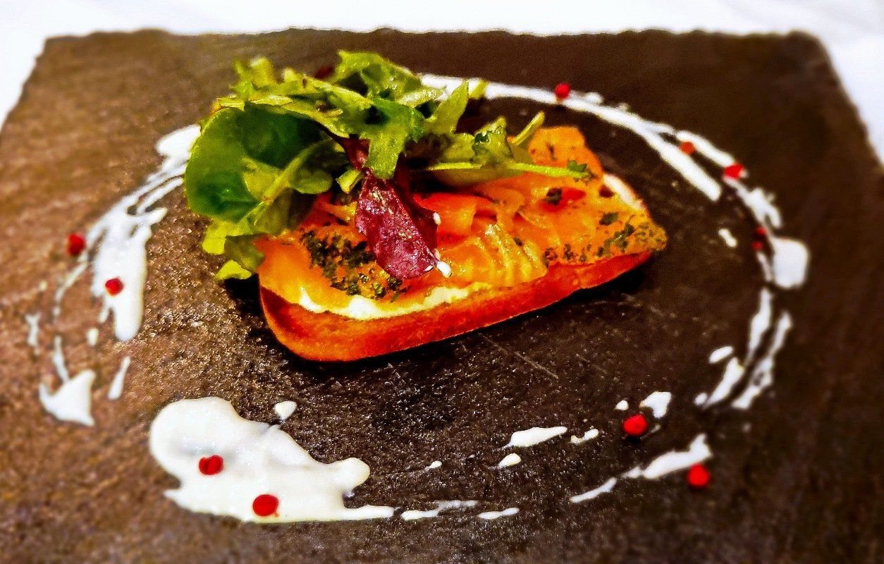 Fürstliches Golf-Resort Bad Waldsee, Golf, 45-Loch Golf-Anlage, LED Nachtgolf-Anlage, Golfschule, Golfturniere, New Course, Old Course, 9-Loch-Kurzplatz, Greenkeeping, Fürstlicher Golf-Club Oberschwaben, Fürstliches Golf-Hotel, Golf-Angebote, Golf-Schnupperkurse, Natur-Lehrpfad, Rund-Wanderwege, Kaffee, Restaurant, Vinothek, erlesene Weine, Bar, selbstgebackene Kuchen, Snacks, Mittagstisch, Sonnenterrasse, Gin - Greenkeeper's Cut, Bier vom Fass, kleine Gerichte, Burger, vegetarisch, vegan, Laktose frei, Gluten frei, Café-Restaurant Ausblick T-19, Restaurant im Hofgut