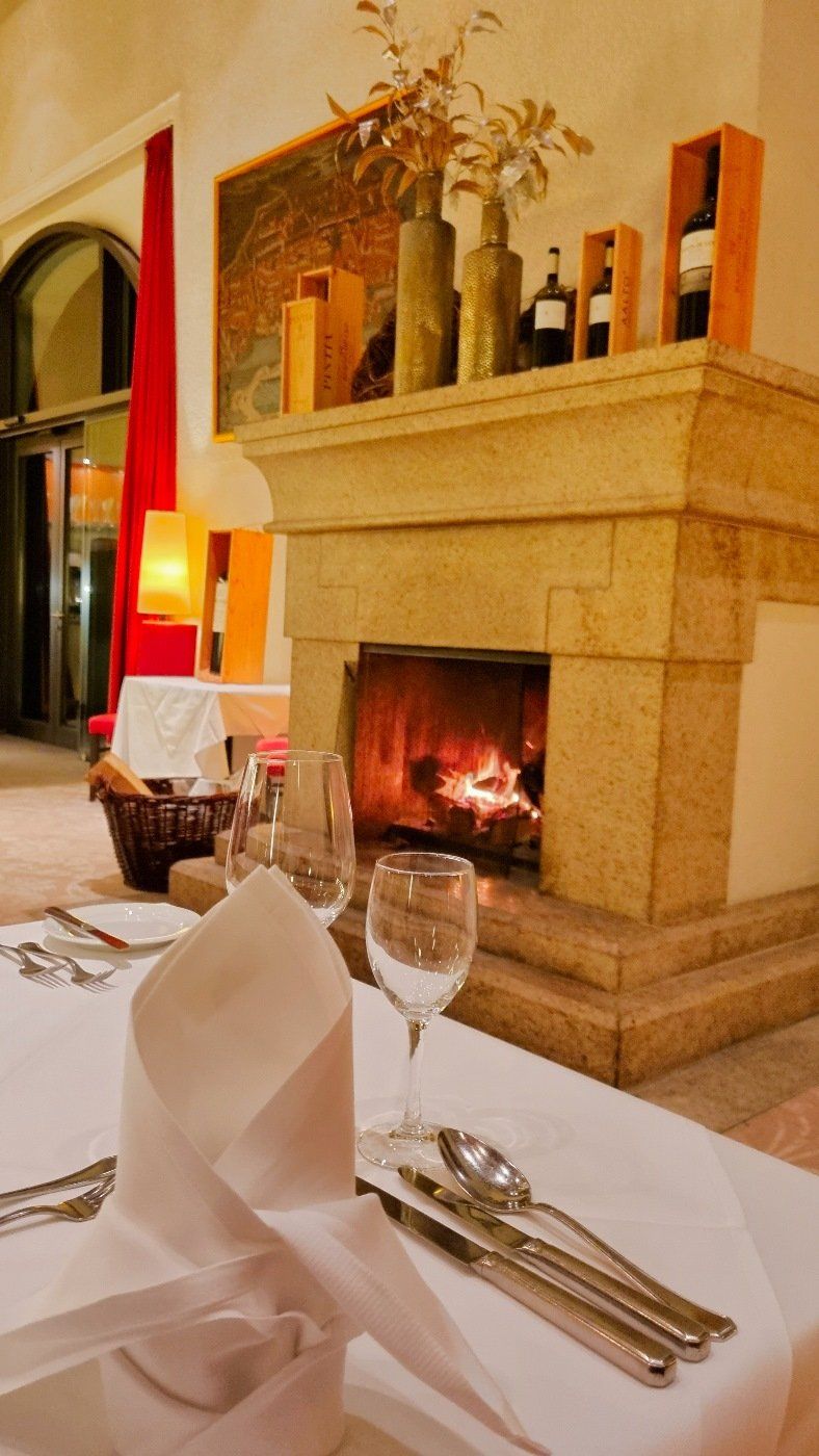 Fürstliches Golf-Resort Bad Waldsee, Golf, 45-Loch Golf-Anlage, LED Nachtgolf-Anlage, Golfschule, Golfturniere, New Course, Old Course, 9-Loch-Kurzplatz, Greenkeeping, Fürstlicher Golf-Club Oberschwaben, Fürstliches Golf-Hotel, Golf-Angebote, Golf-Schnupperkurse, Natur-Lehrpfad, Rund-Wanderwege, Kaffee, Restaurant, Vinothek, erlesene Weine, Bar, selbstgebackene Kuchen, Snacks, Mittagstisch, Sonnenterrasse, Gin - Greenkeeper's Cut, Bier vom Fass, kleine Gerichte, Burger, vegetarisch, vegan, Laktose frei, Gluten frei, Café-Restaurant Ausblick T-19, Restaurant im Hofgut