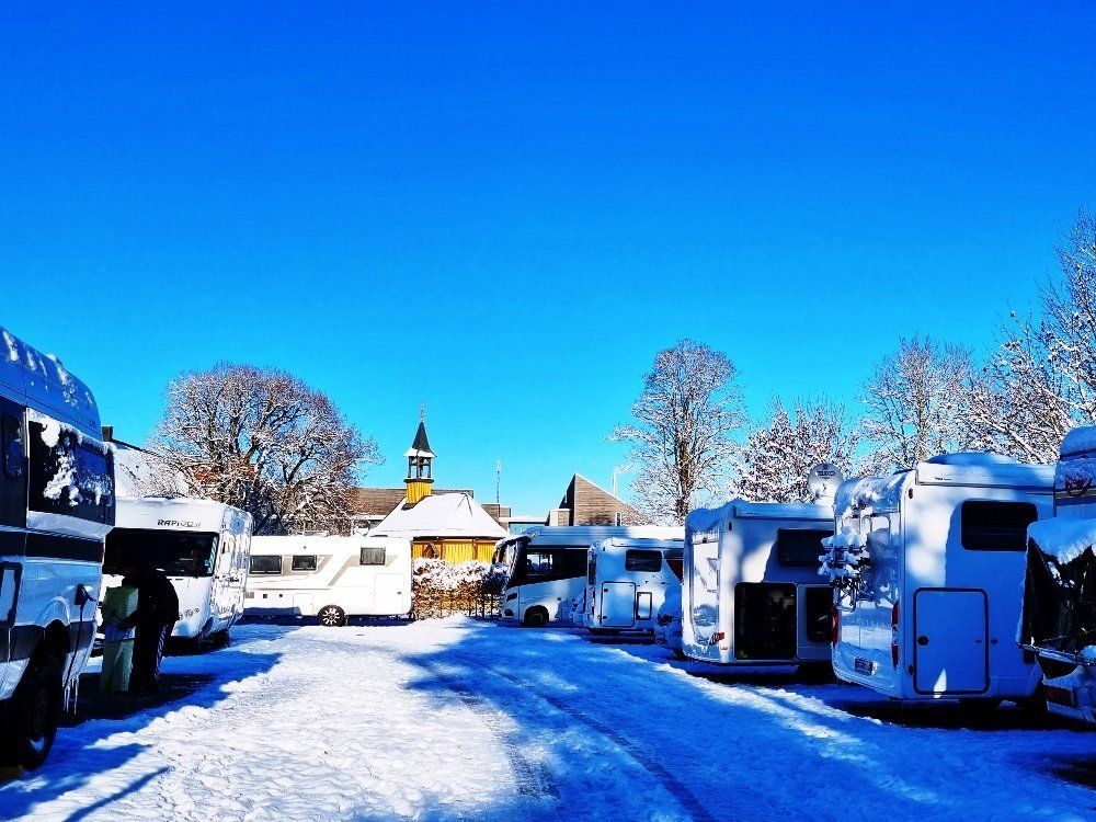 Fürstliches Golf-Resort Bad Waldsee, Golf, 45-Loch Golf-Anlage, LED Nachtgolf-Anlage, Golfschule, Golfturniere, New Course, Old Course, 9-Loch-Kurzplatz, Greenkeeping, Fürstlicher Golf-Club Oberschwaben, Fürstliches Golf-Hotel, Golf-Angebote, Golf-Schnupperkurse, Natur-Lehrpfad, Rund-Wanderwege, Kaffee, Restaurant, Vinothek, erlesene Weine, Bar, selbstgebackene Kuchen, Snacks, Mittagstisch, Sonnenterrasse, Gin - Greenkeeper's Cut, Bier vom Fass, kleine Gerichte, Burger, vegetarisch, vegan, Laktose frei, Gluten frei, Café-Restaurant Ausblick T-19, Restaurant im Hofgut