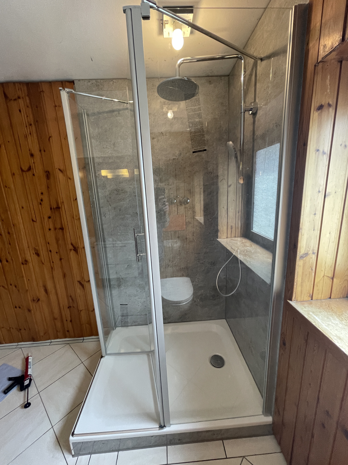 Fugenlos mit Renodeco und sauber in die neue Dusche. Dicht und Pflegeleicht.