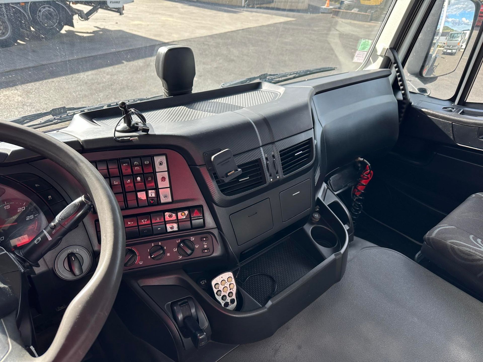 Iveco Porte-engins Stralis Hi-street