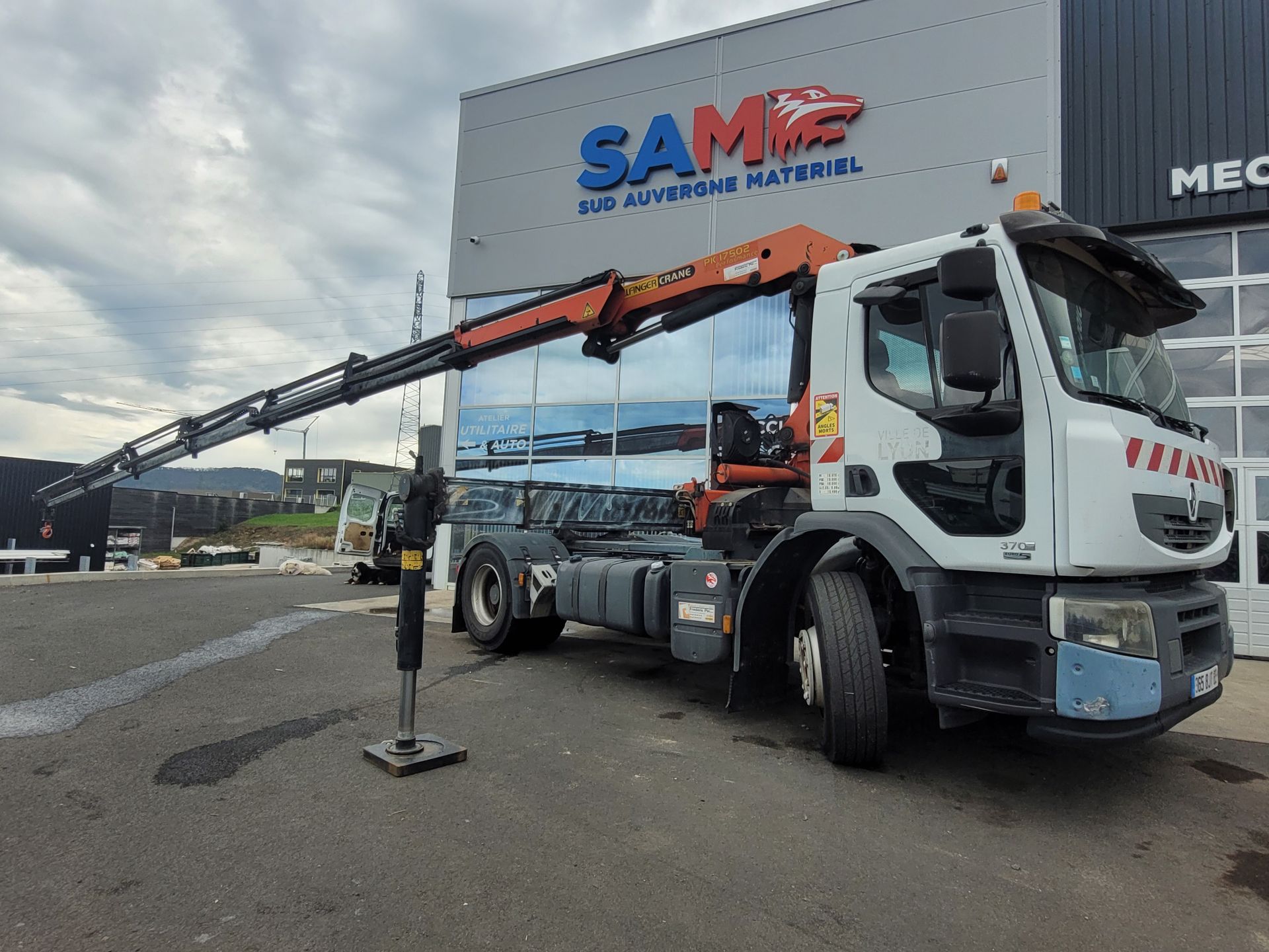 Renault Premium Lander 370 + Grue radiocommandée