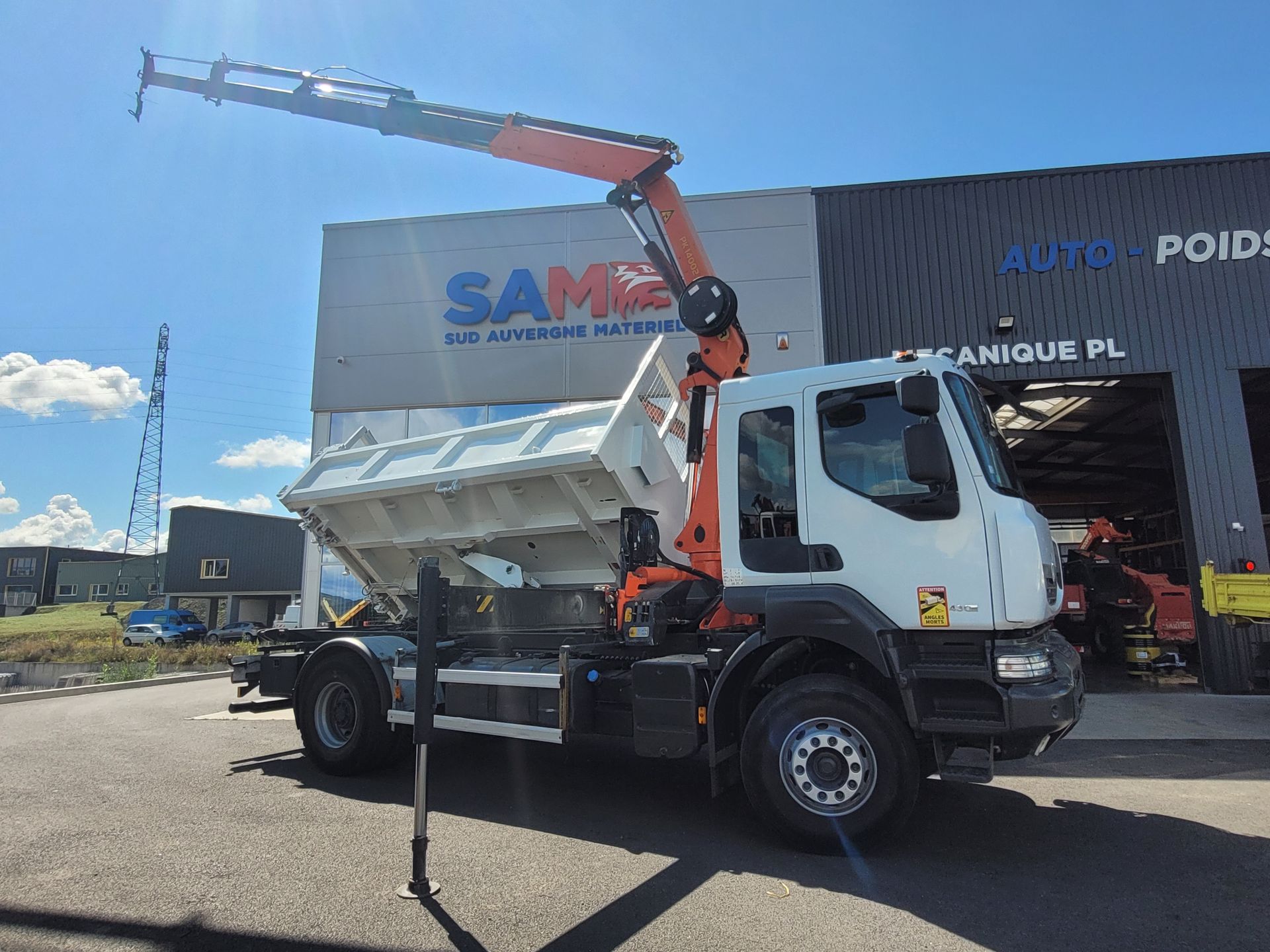 Renault Kerax Bi-benne grue radiocommandée palfinger 4 extensions 4x2